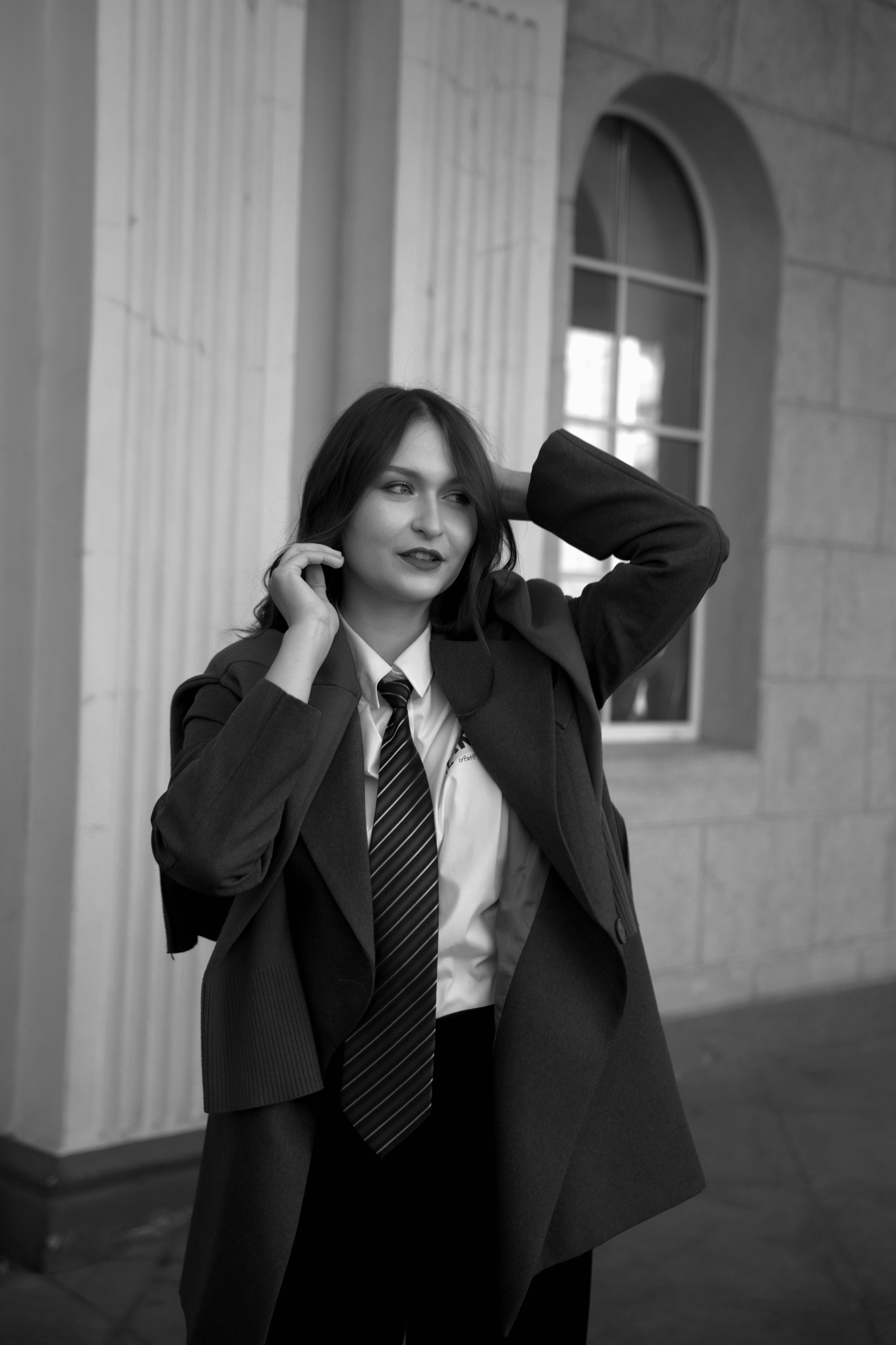 Софа. Прогулочная фотосессия у Победы. Свадебный и семейный фотограф в Новосибирске Ирина Дорошкова