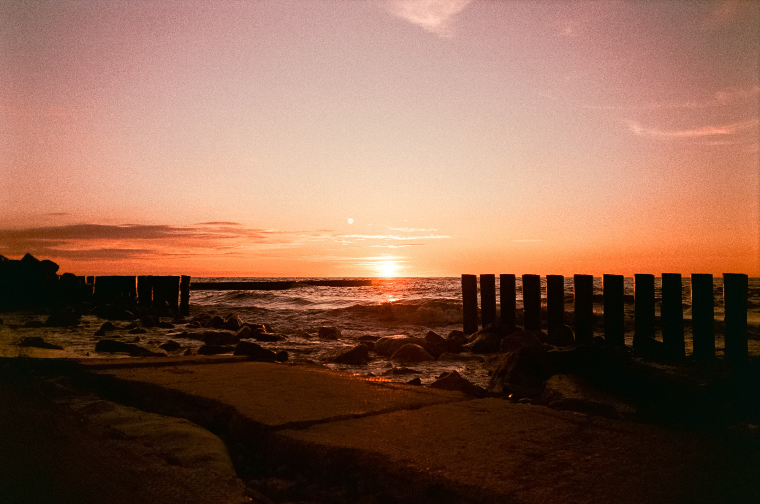 Закат в Калининграде на Aeronega 100 (Kodak Aerocolor IV) / Ricoh MF-1