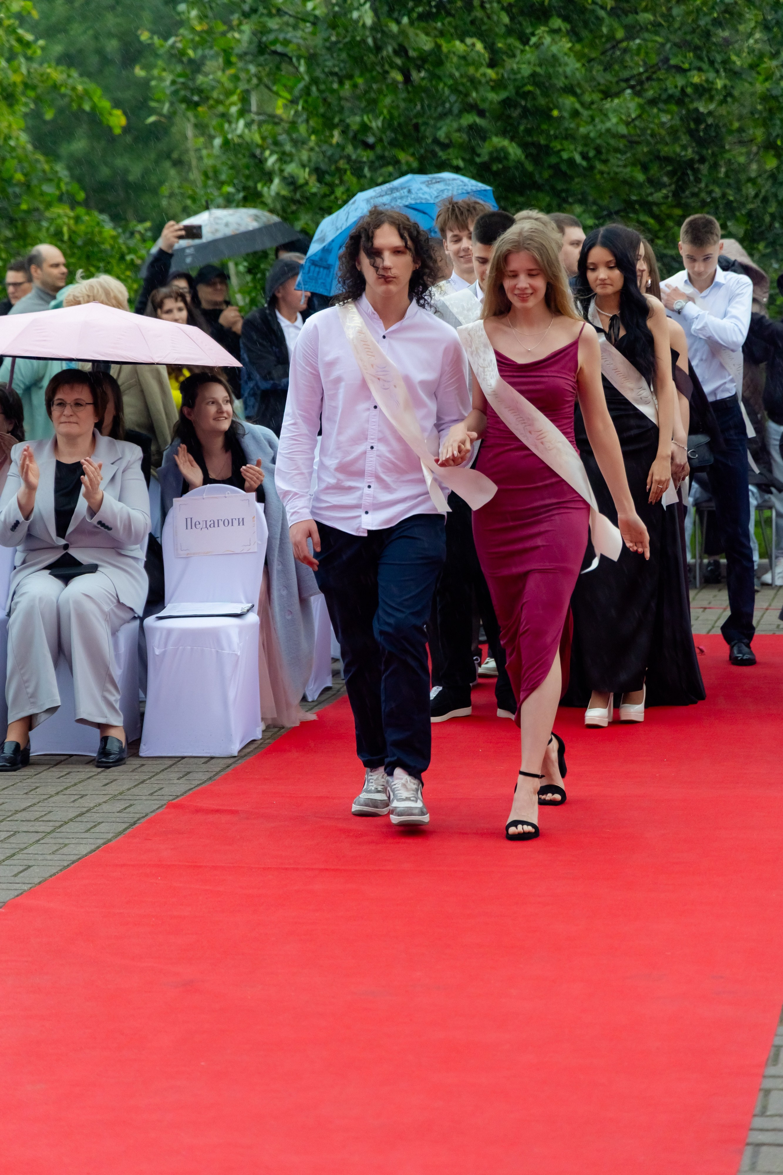 Школьный выпускной 2025 год в Минске, Беларуси. Свадебный фотограф в Минске/Беларуси Сергей Спиридонов