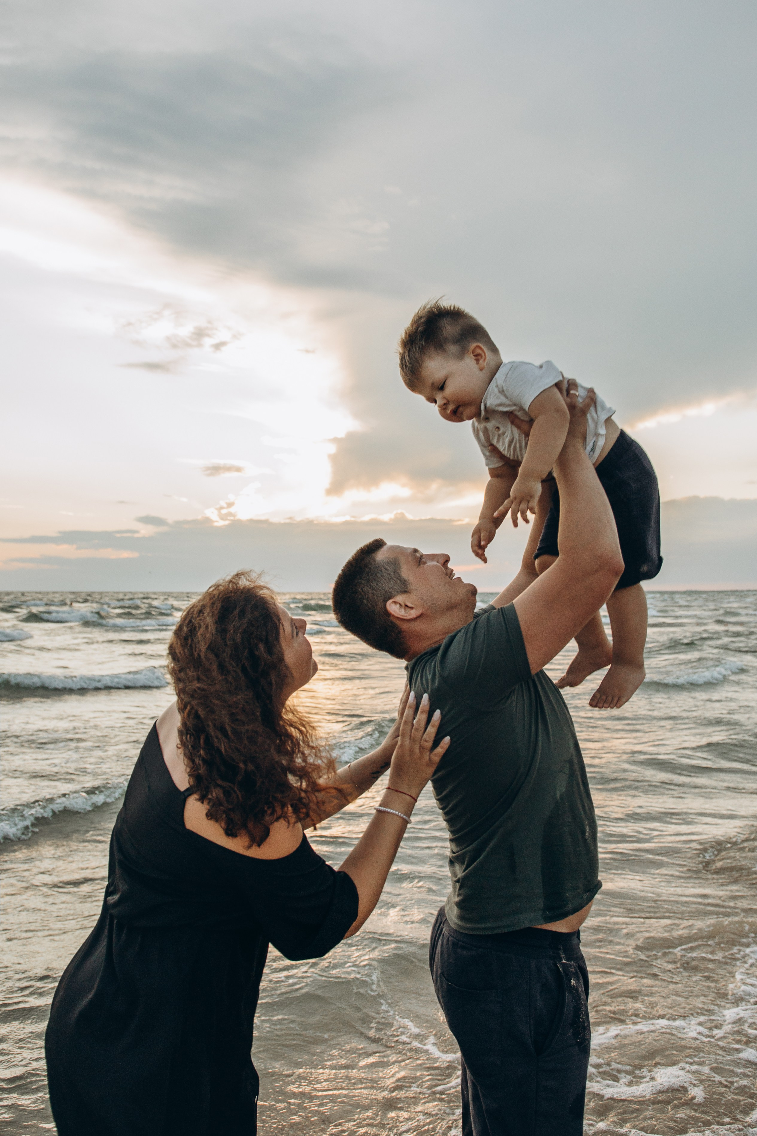 Михаил, Алена и Кирюша — встреча заката с любимыми. Семейный фотограф Новороссийск, Анапа, Геленджик — Юлия Давыдова