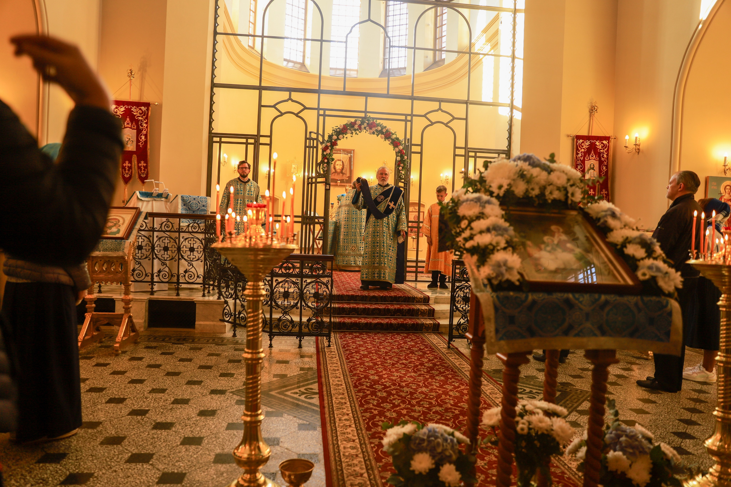 Служба в церкви