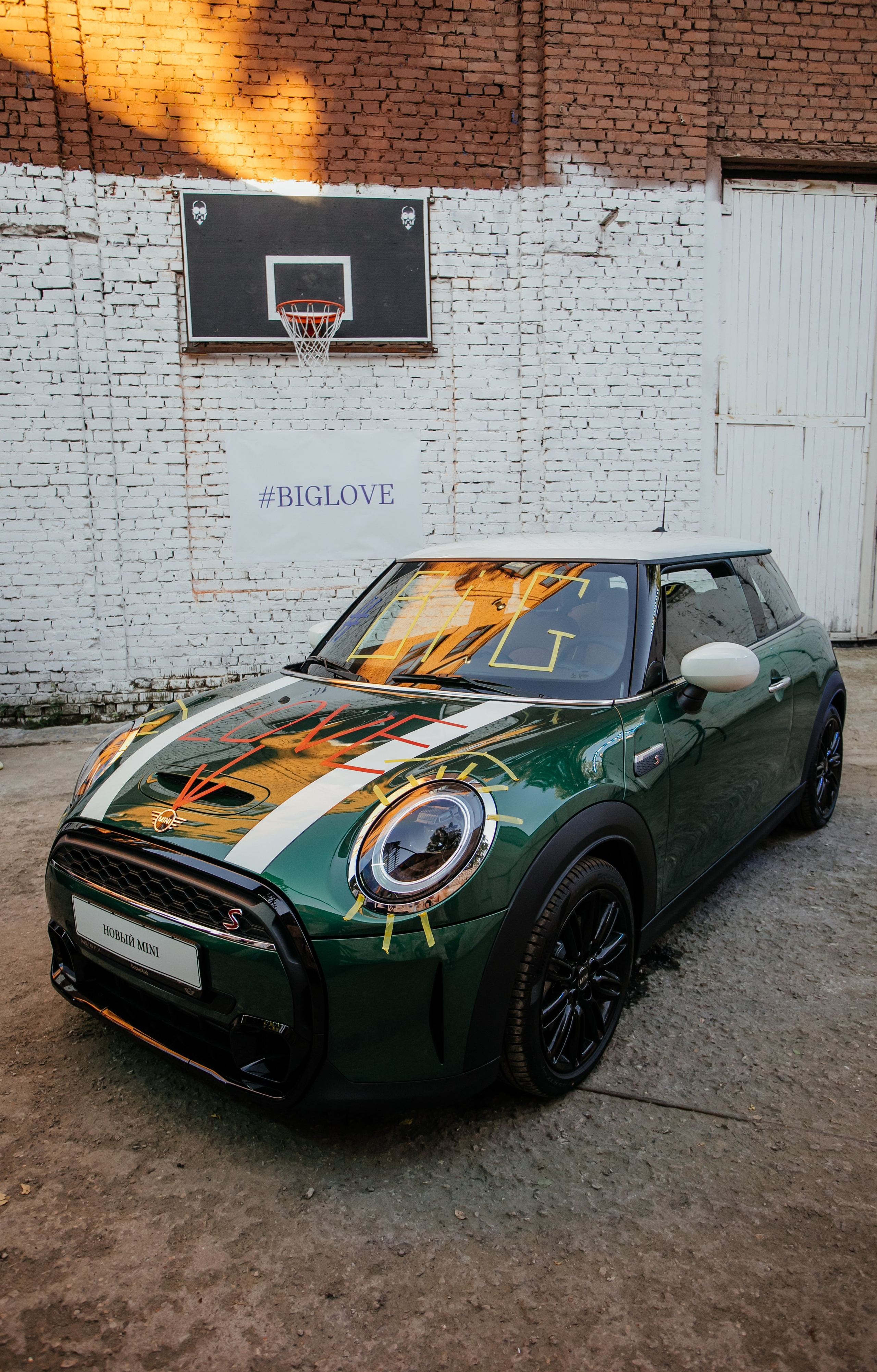 New MINI Cooper в Гоголь Центре. Репортажный, event, концертный и backstage фотограф из Москвы Виталий Кривцов