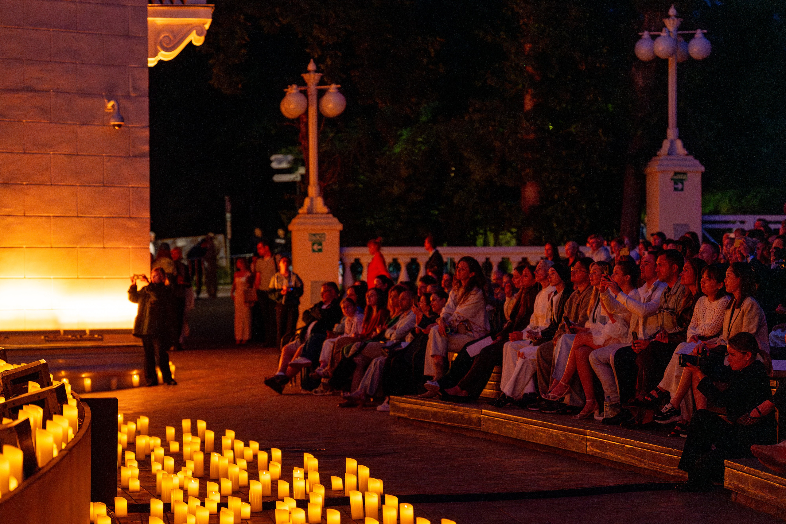 Симфонический оркестр Lumisfera при свечах. Фотограф Никита Комаров
