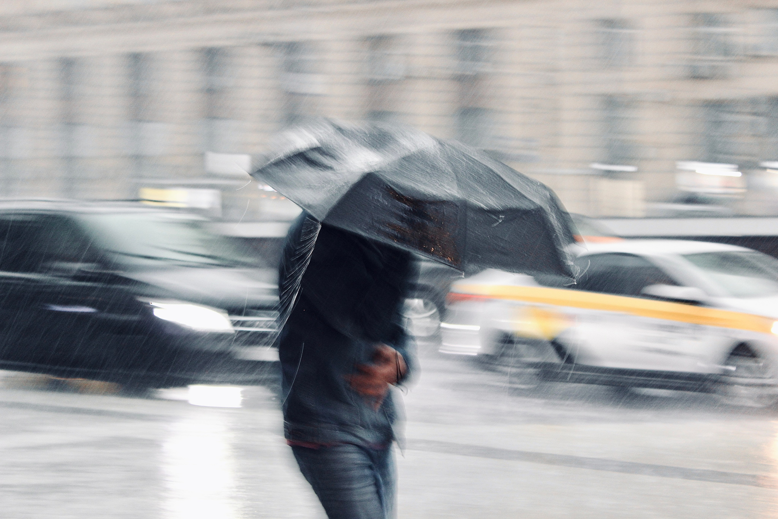 The rain caught us / Moscow 2024. POLINA MÔMOT