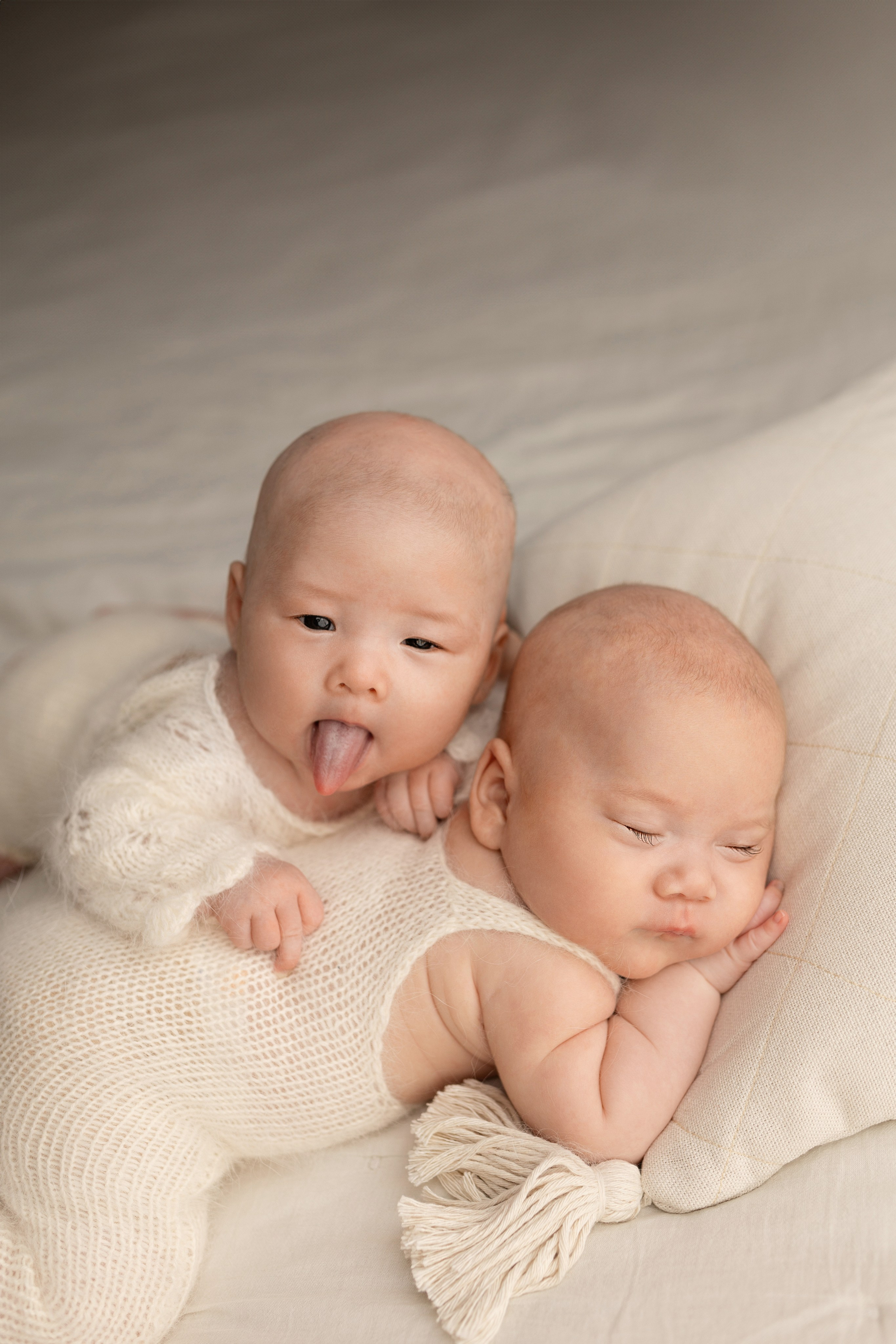 Айару и Амре. Лилия Алтухова — фотограф новорожденных в Москве и области