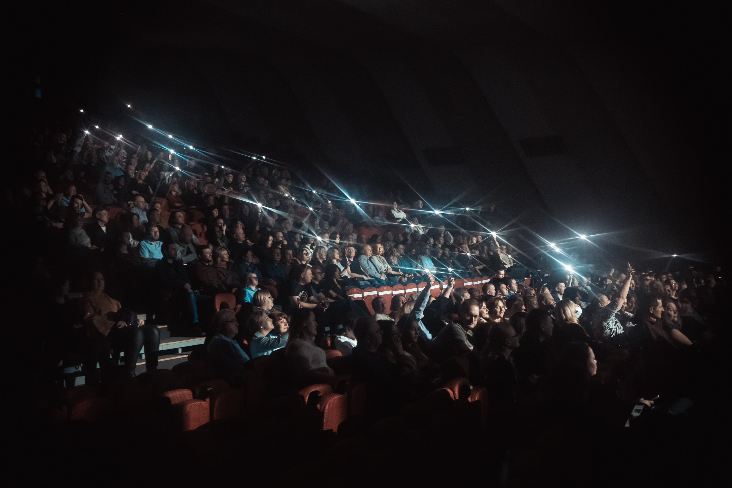 Сергей Бобунец с оркестром, Гранд холл Сибирь, 18.03.2026. Фотограф Регина Крикунова г. Красноярск
