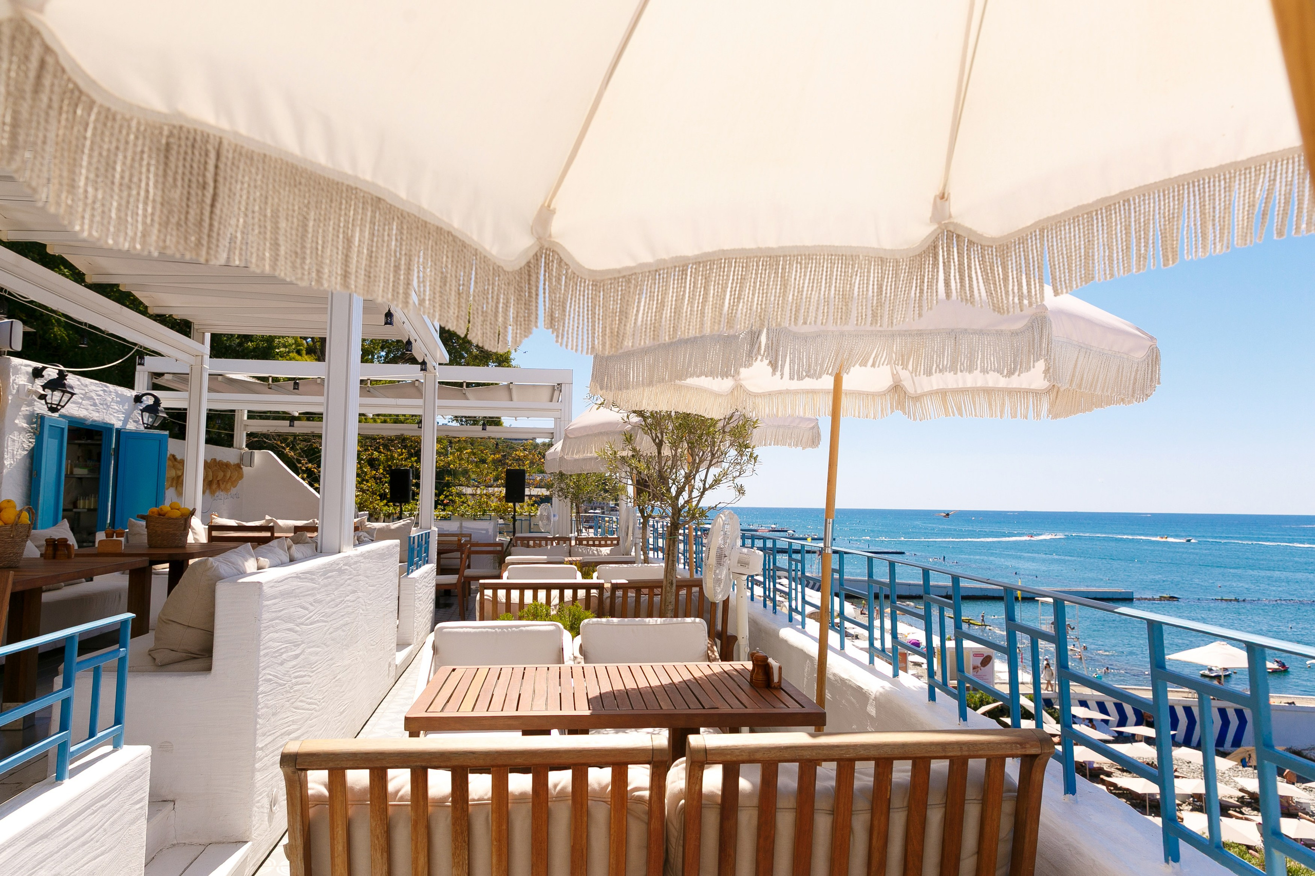 «Похмельный рейв» в ресторане DELMAR. Репортажный фотограф в Ялте Алексей Семёнов