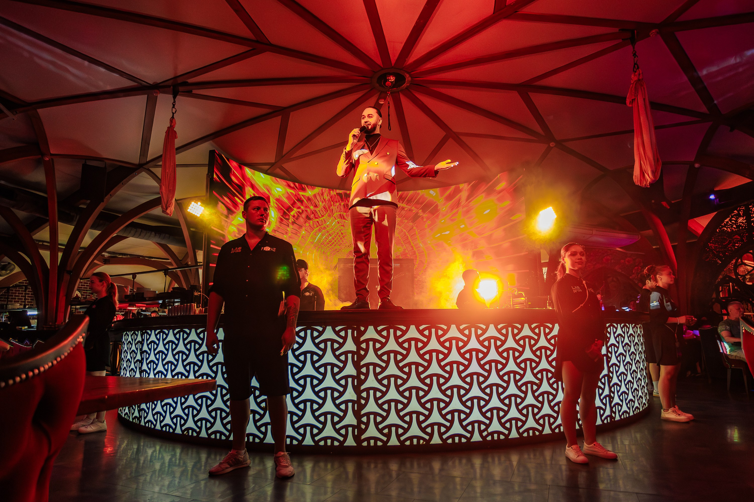 PTIZZA SHOW. Gold & Black in Ptizza Bar_Ялта_6.07.2025. Аминов Руслан | Фотограф