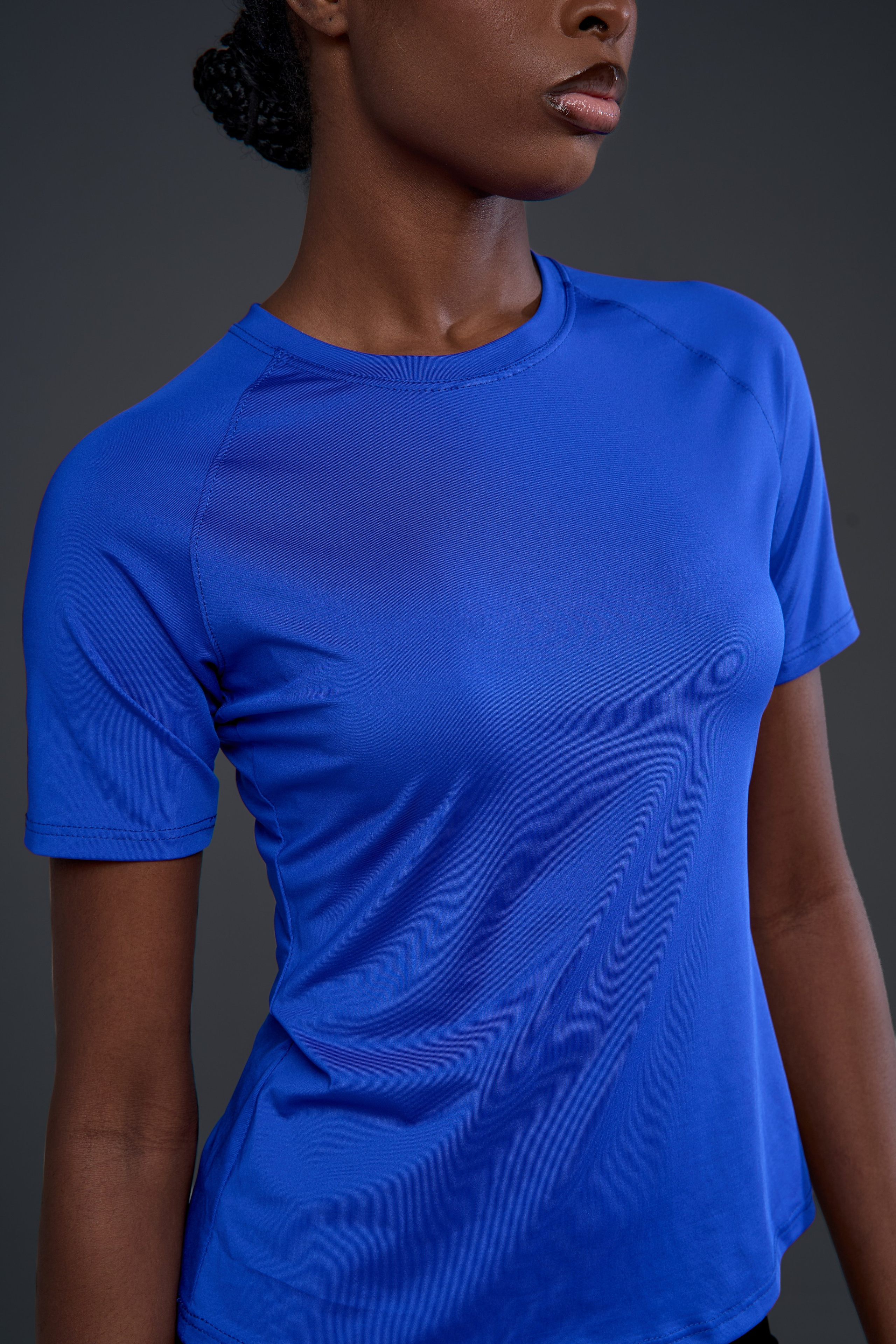 Спортивные футболки. Фотограф для маркетплейсов в Москве