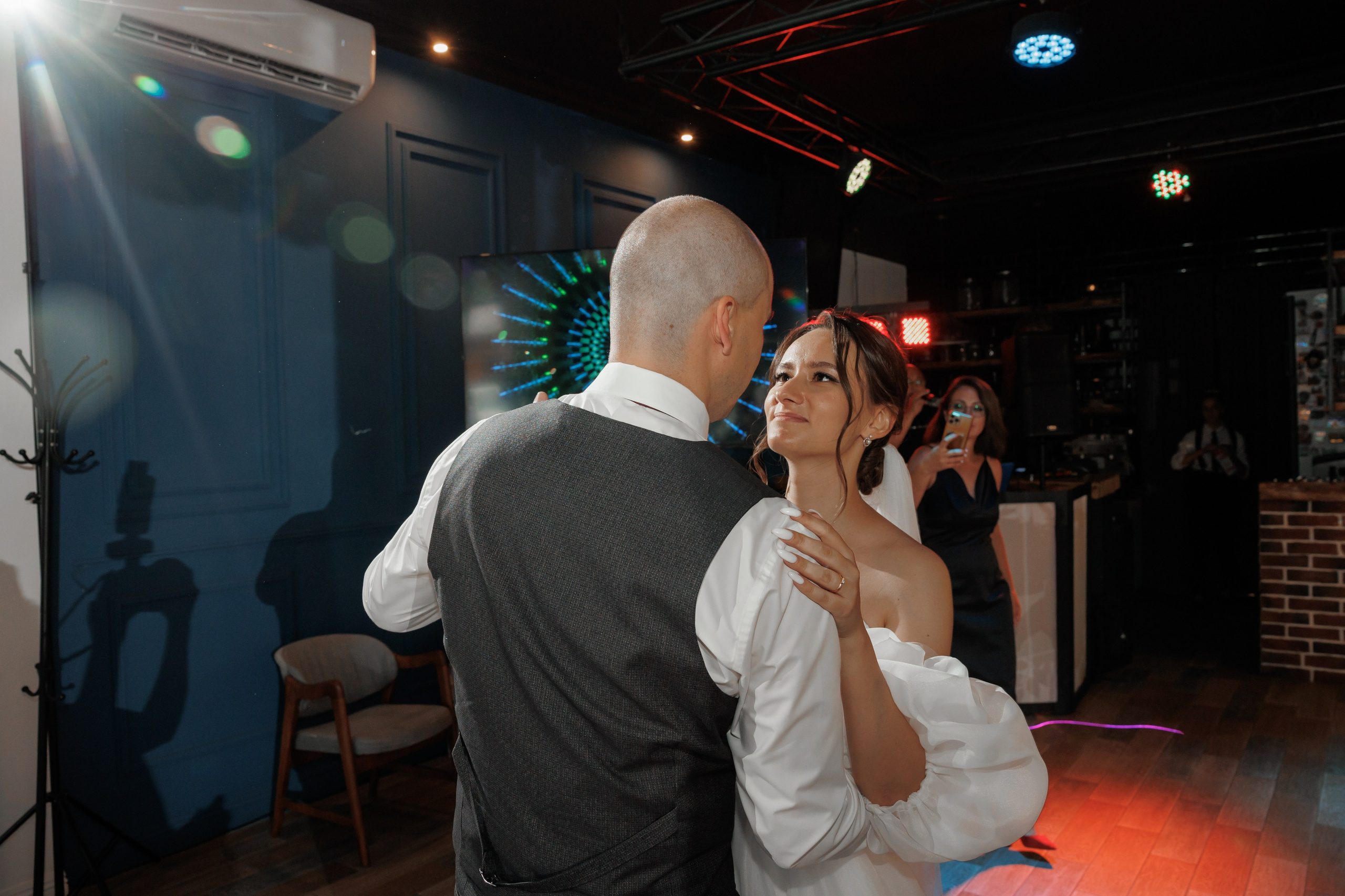 Полина и Дмитрий, загородный клуб «Барин», ЗАГС в г. Пушкино. Свадебный и репортажный фотограф (Москва, Королев и другие)