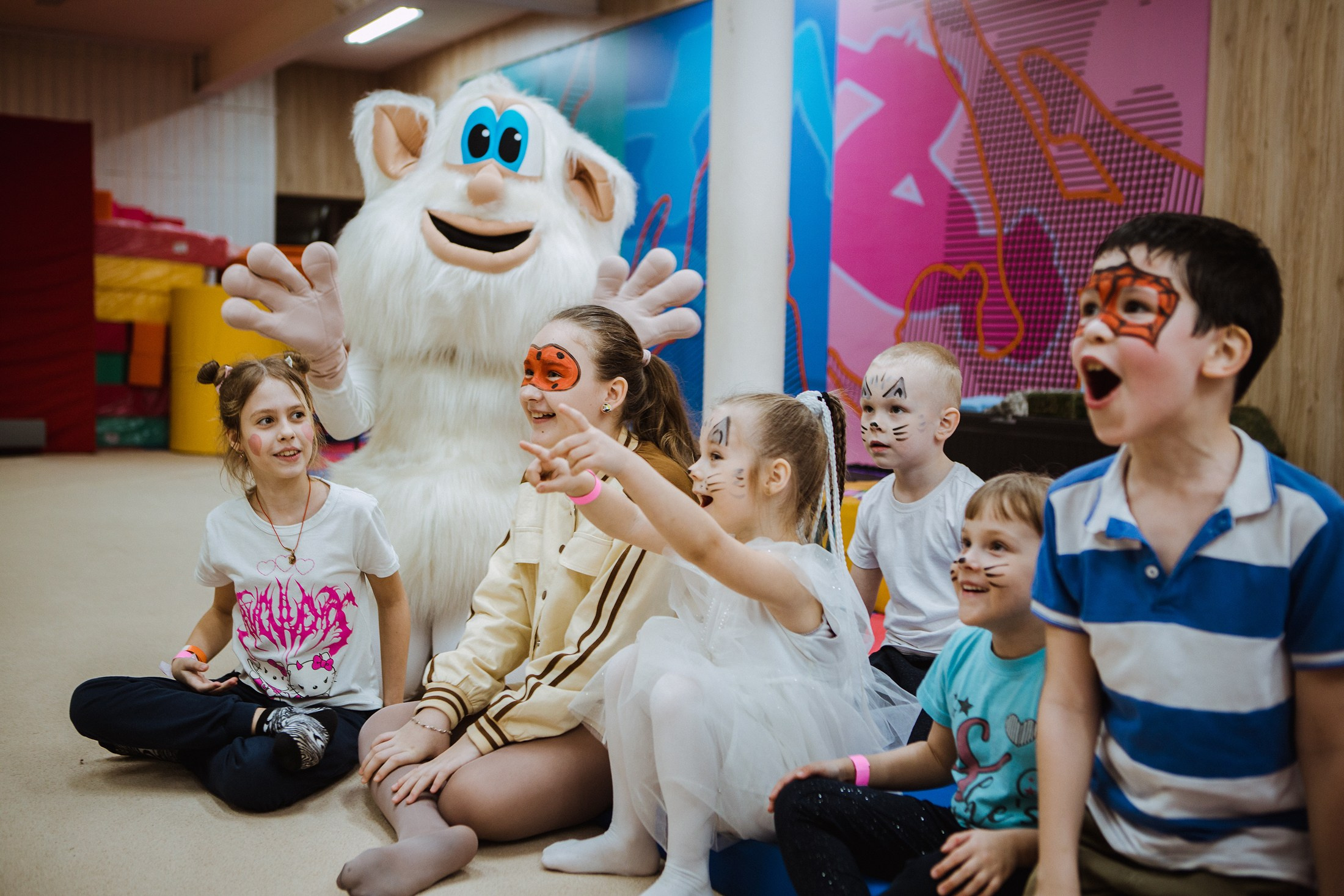 Ника, 5 лет. Батутлет, Волжский. Фотографы в городе Волгограде — Людмила Агеева и Алексей Околелов