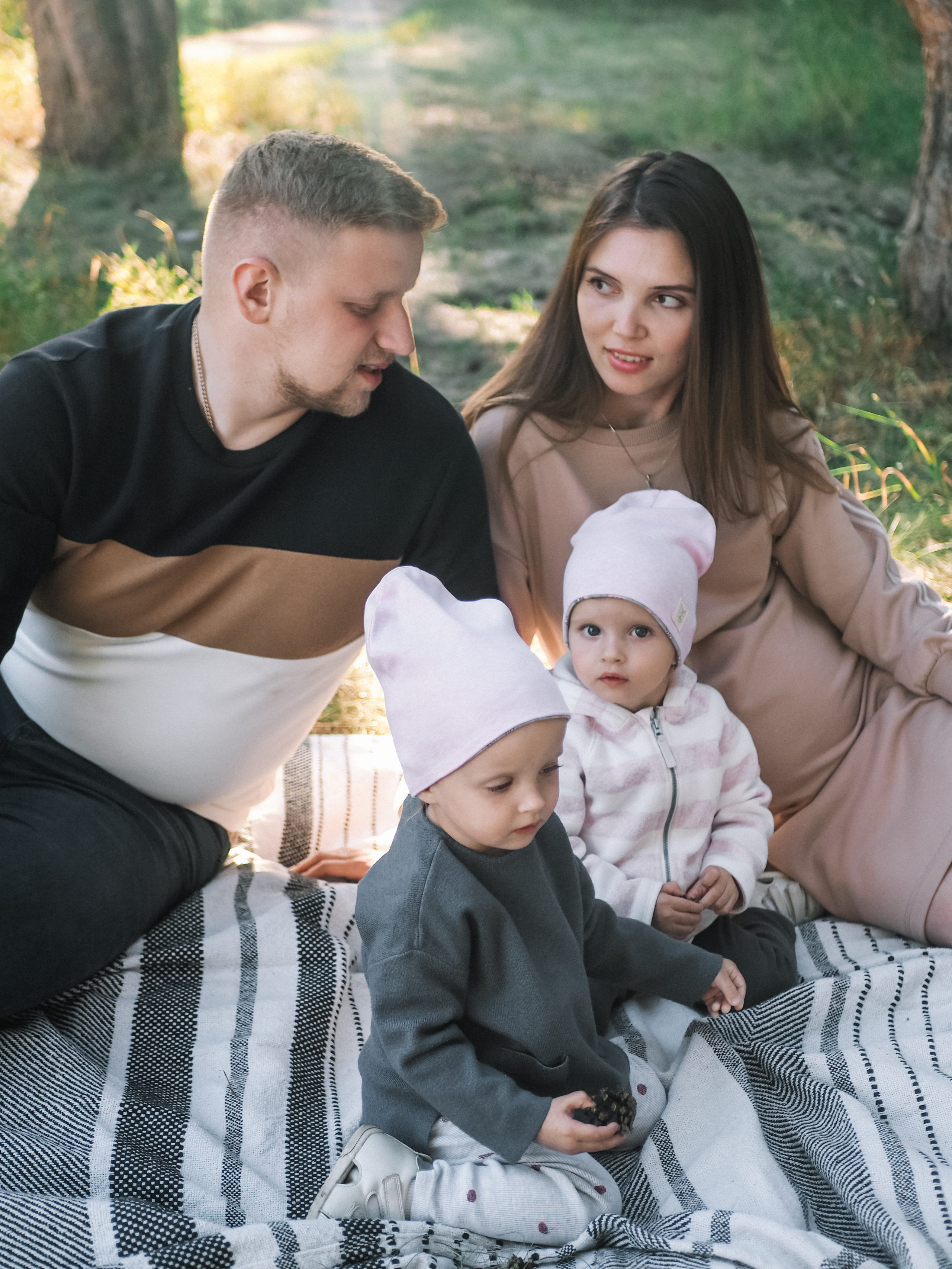 Денис, Агата, Ханна и Мишель. Семейный фотограф в Челябинске Ольга Быстрых