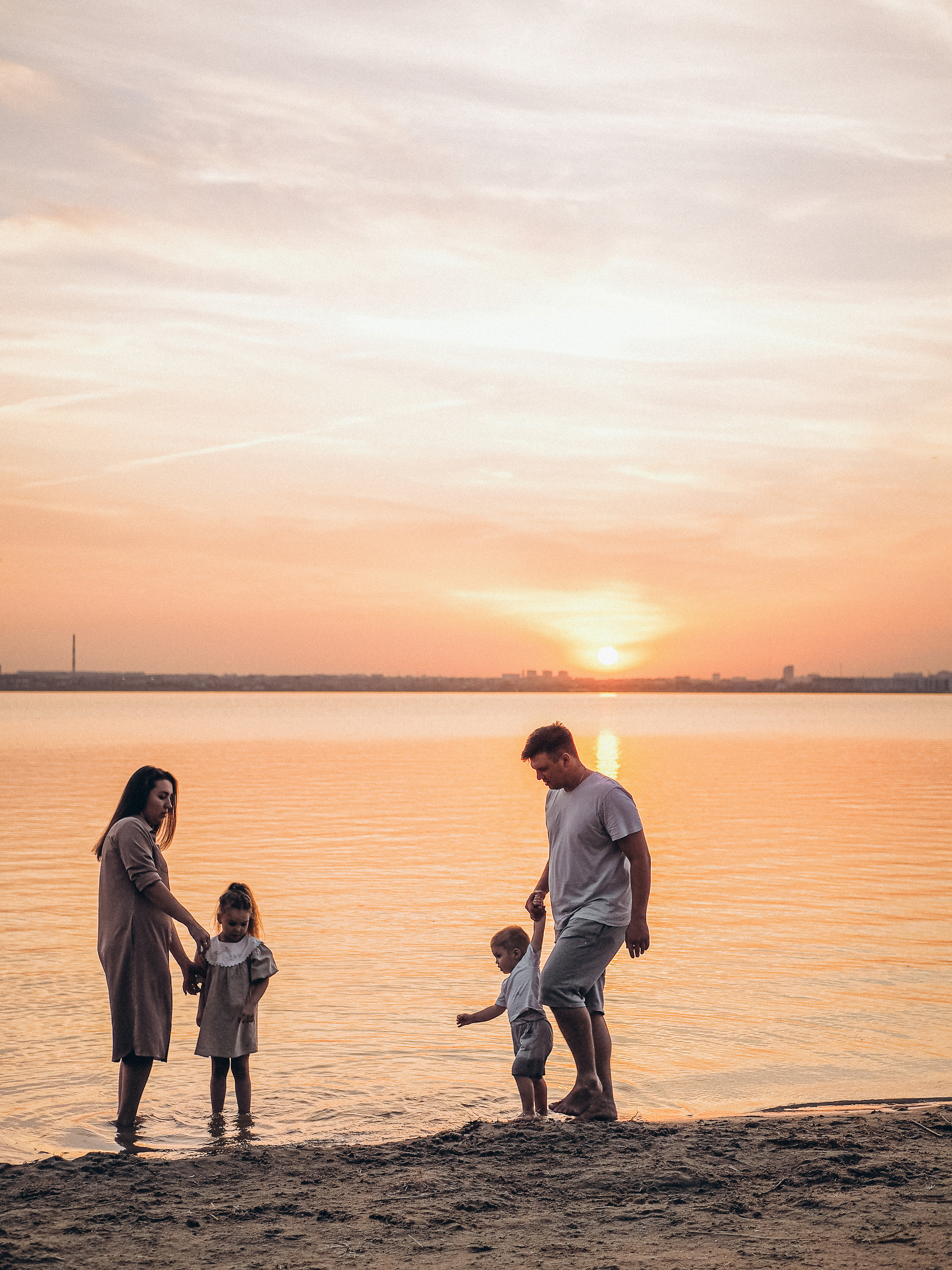 Анатолий, Юля, Ксюша и Игорь. Семейный фотограф в Челябинске Ольга Быстрых