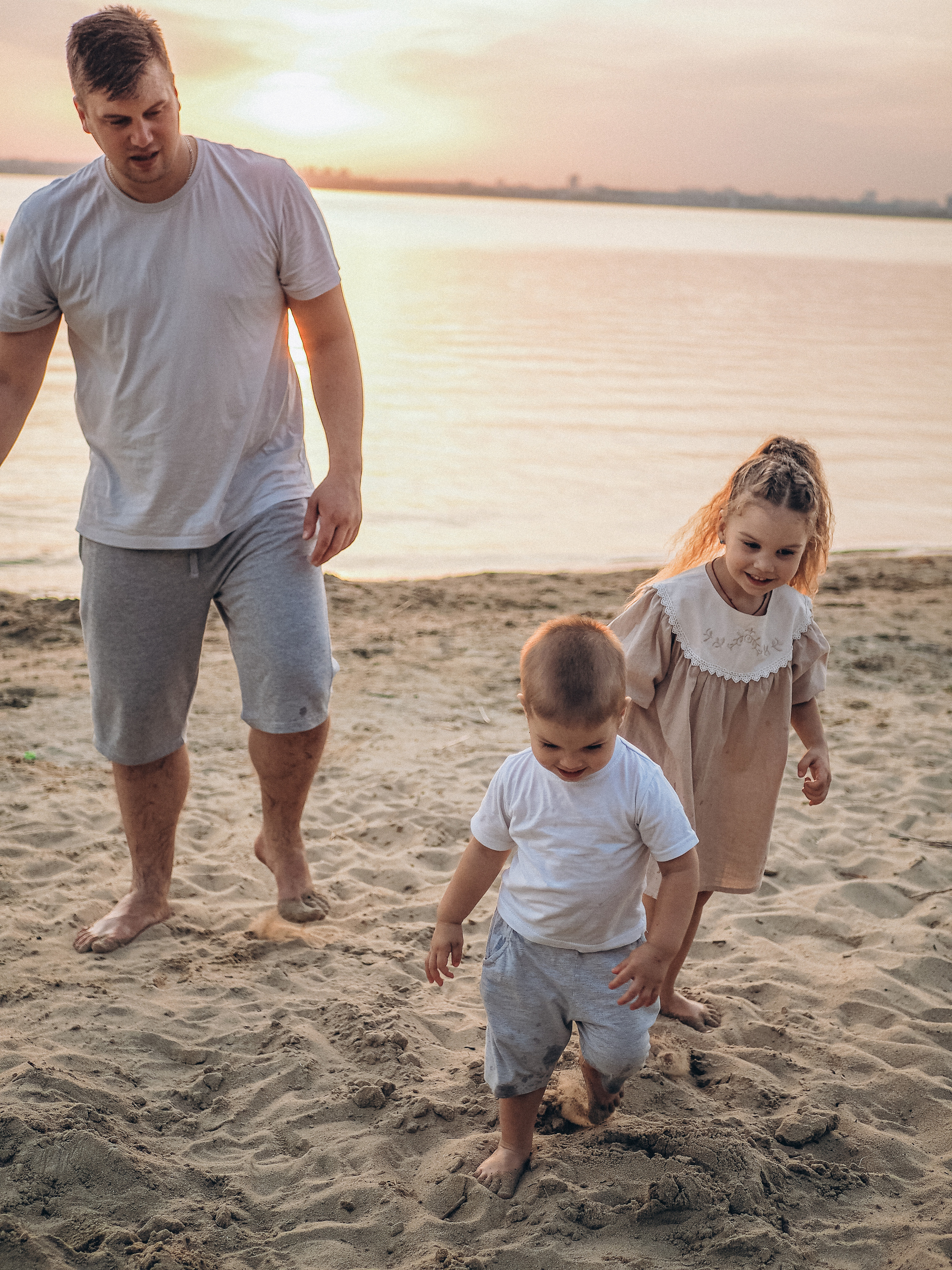 Анатолий, Юля, Ксюша и Игорь. Семейный фотограф в Челябинске Ольга Быстрых
