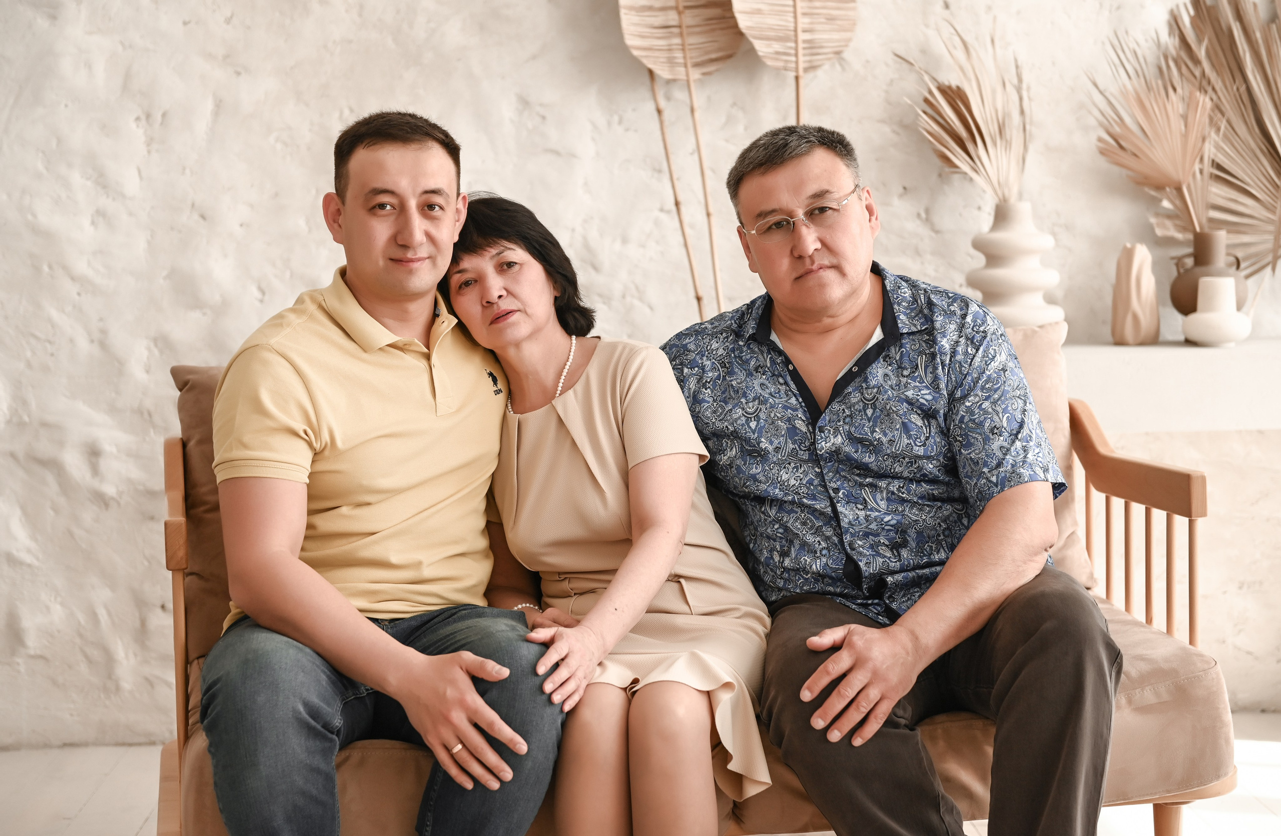 Семейная студийная  фотосессия 2. Свадебный, семейный, детский, контент фотограф в Омске Максим Ильин