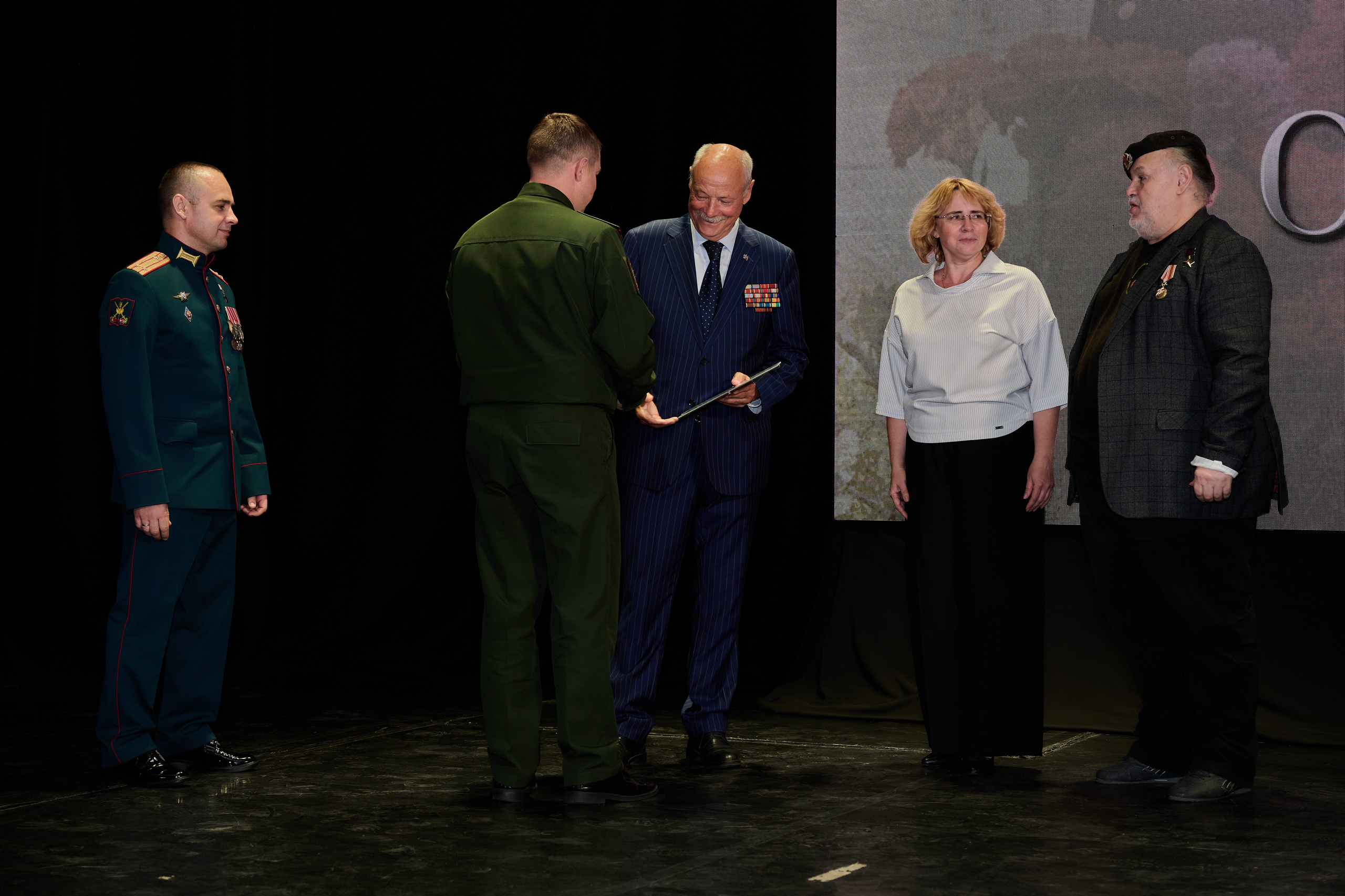 Церемония награждения медалями «Память Героев Отечества». Фотограф Роман Адлер