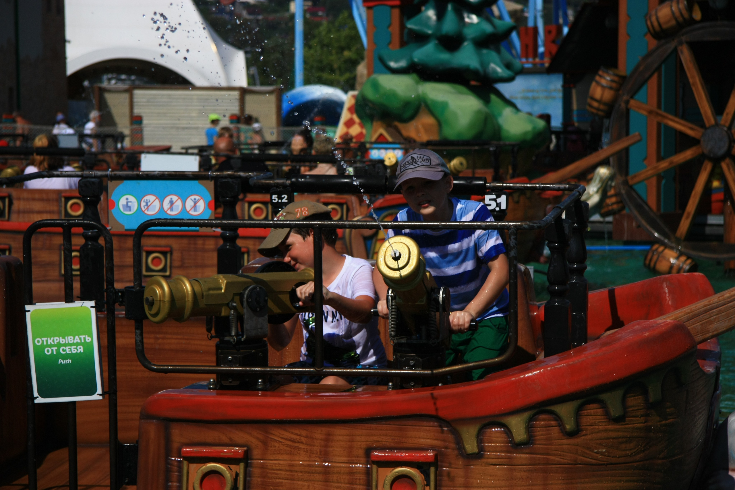 Первые кадры. Сочи — парк. Фотограф Роман Адлер