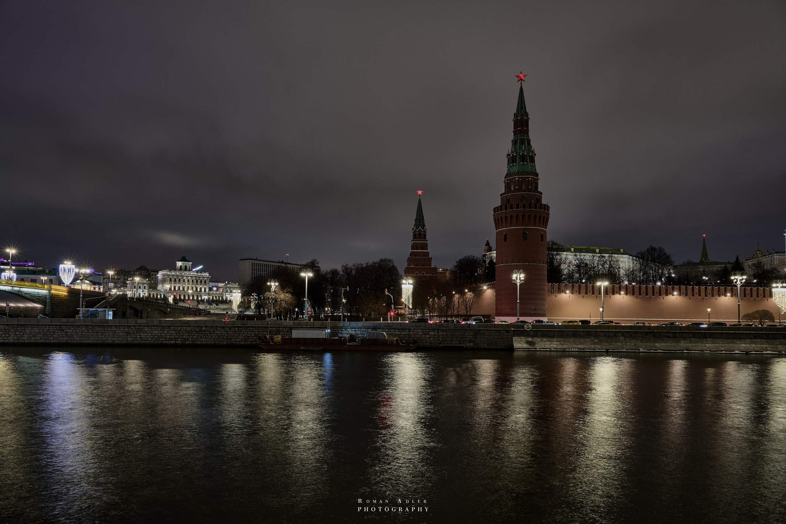 Новогодняя ночная Москва 2025. Фотограф Роман Адлер