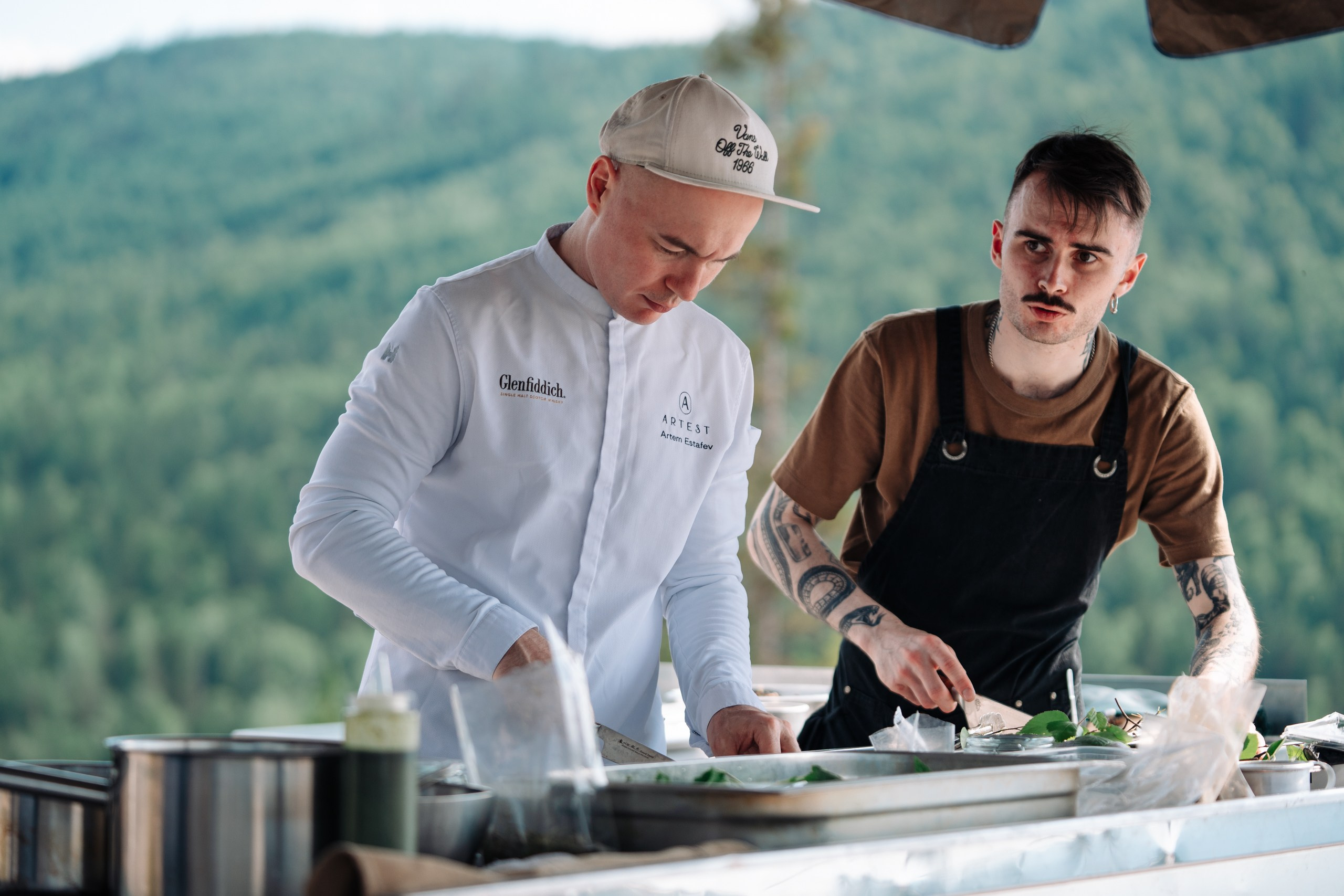 Дикий ужин. Репортажный фотограф Красноярск Алекс Чампакхам
