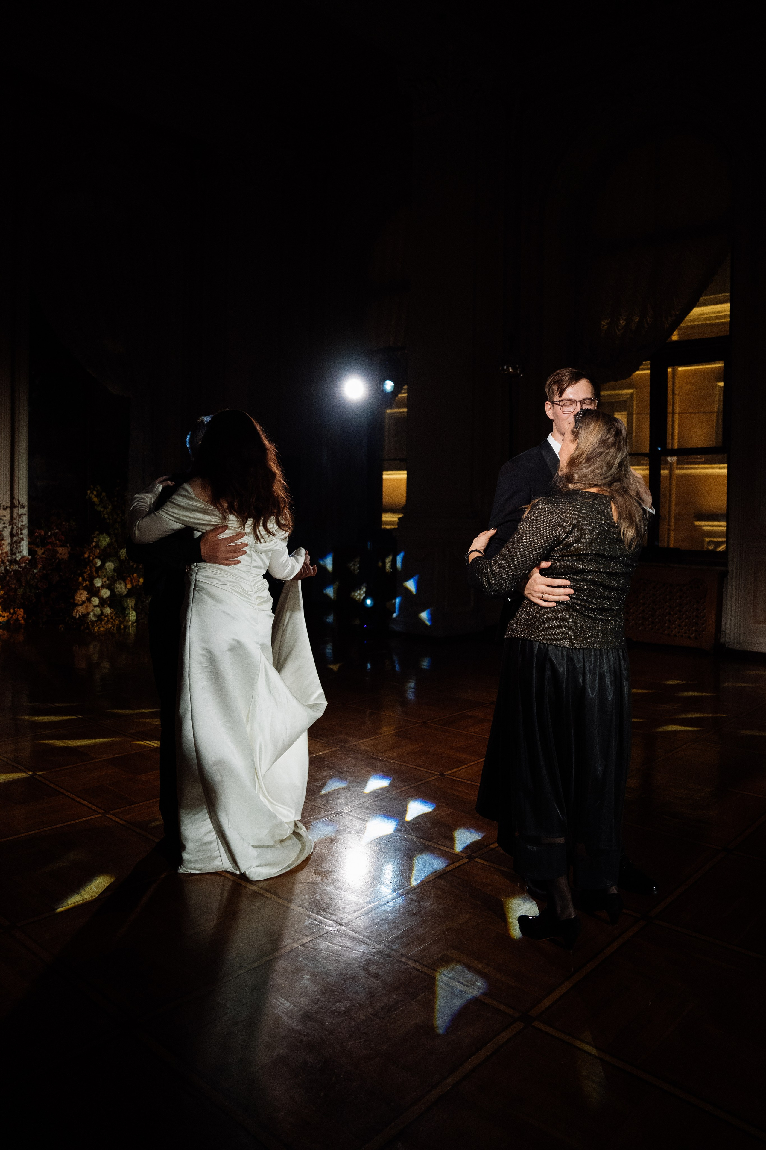 Современная свадьба во дворце. Свадебный фотограф организатор в Санкт-Петербурге Ассоль Опарина