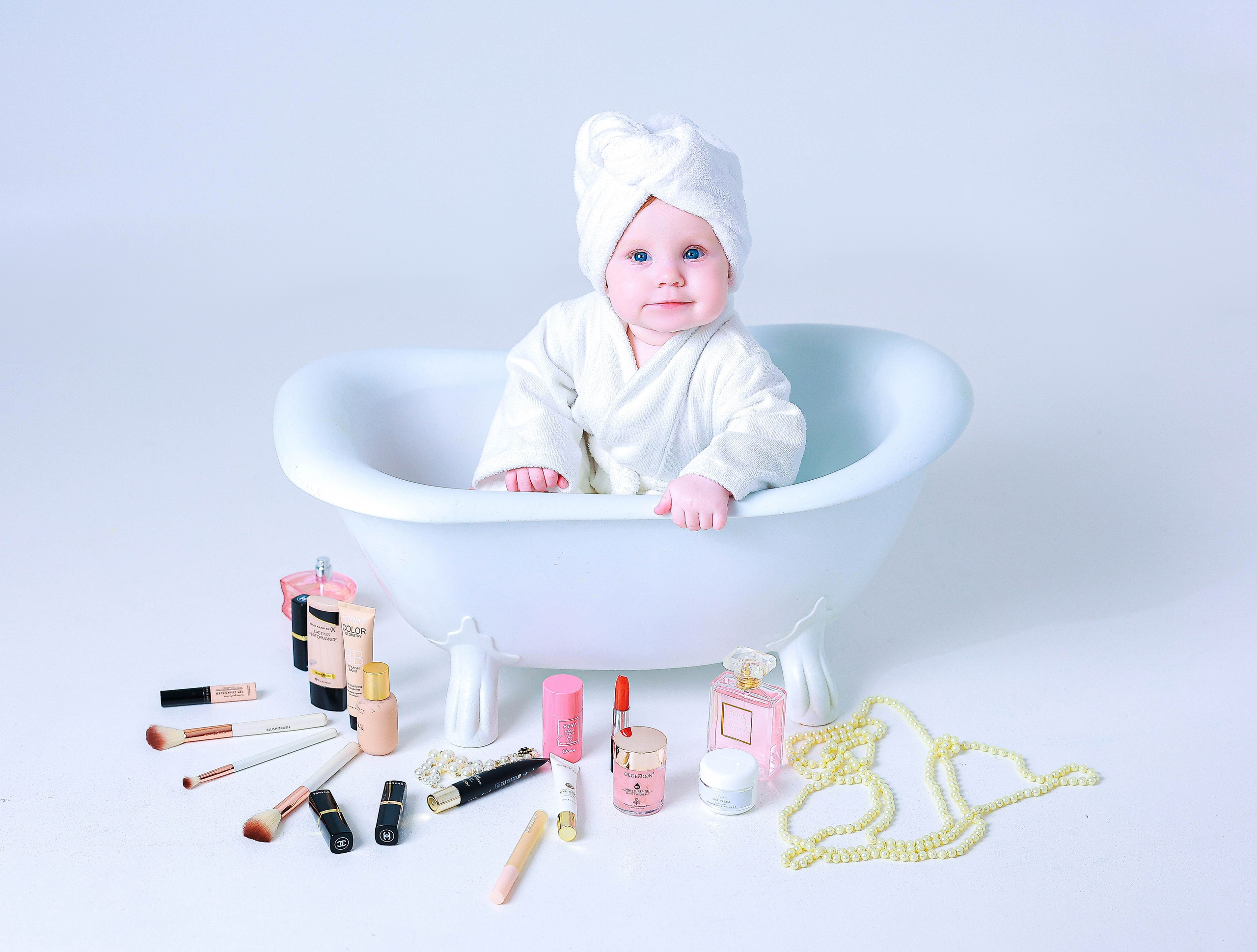 Малышки Антураж