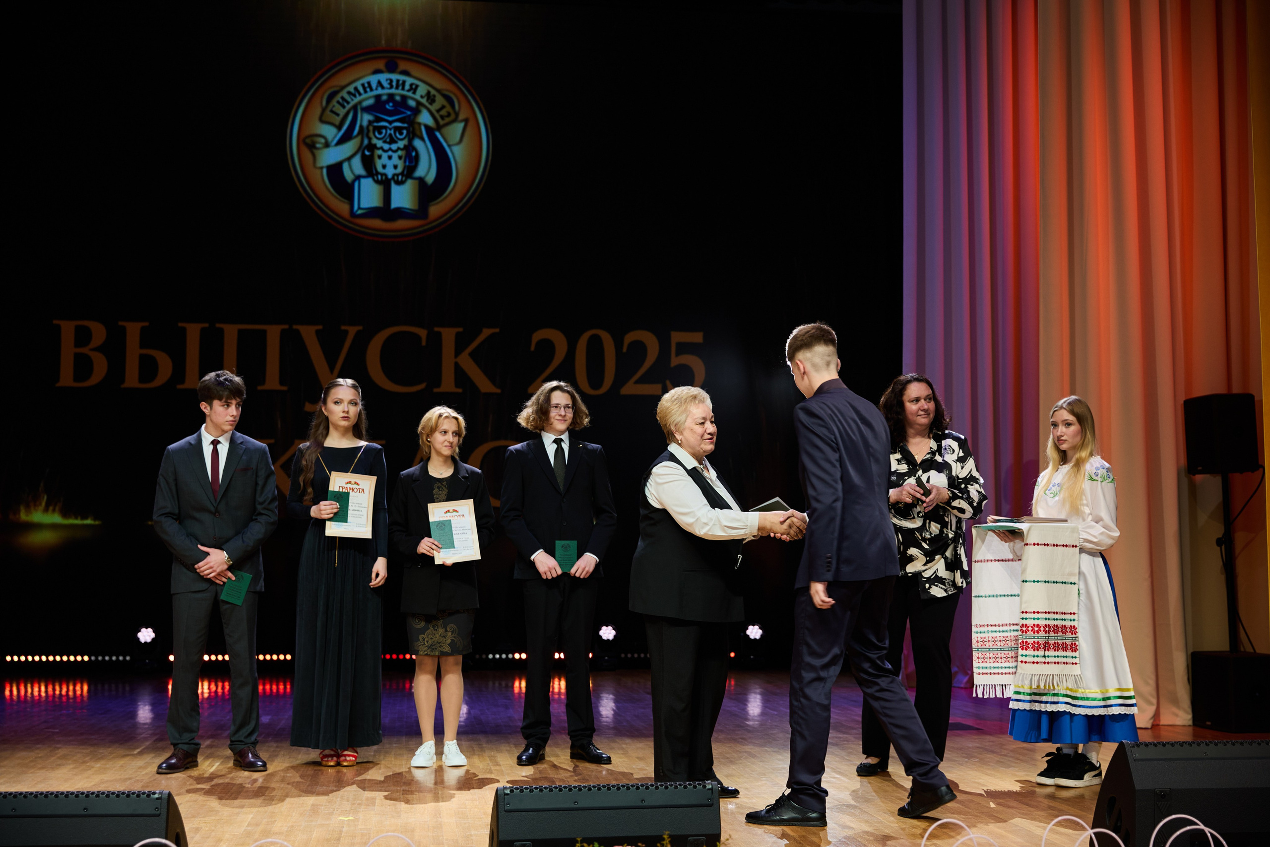 Выпускной 9 класс. Свадебная, репортажная фотосъемка и видеосъемка в Минске. Илья и Юлия Ширмановы. Фотограф | Видеограф | Минск