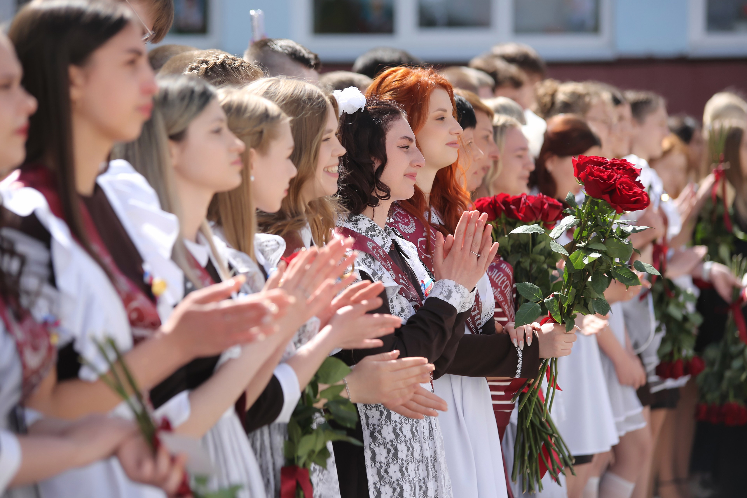 ЛИНЕЙКА «ПОСЛЕДНИЙ ЗВОНОК» 9 ШКОЛА 2024 г МЦЕНСК. ТВОЙ АЛЬБОМ / ТВОИ ПРАВИЛА