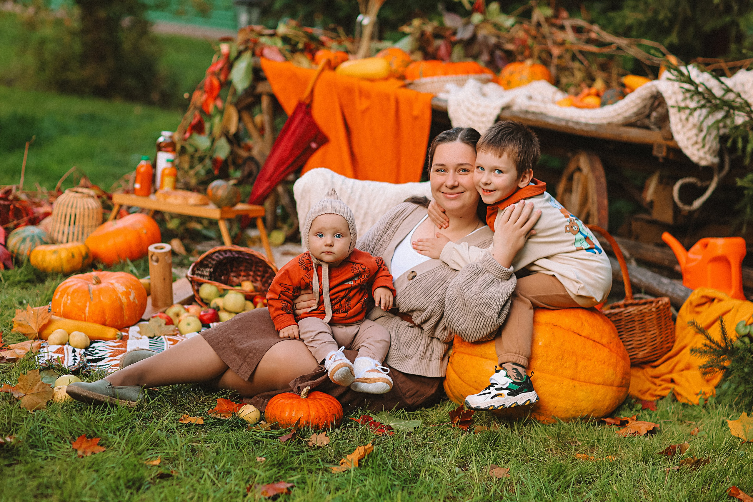 Тыквы. Семейный фотограф Тюмень, фотограф на роды Салмина Мария