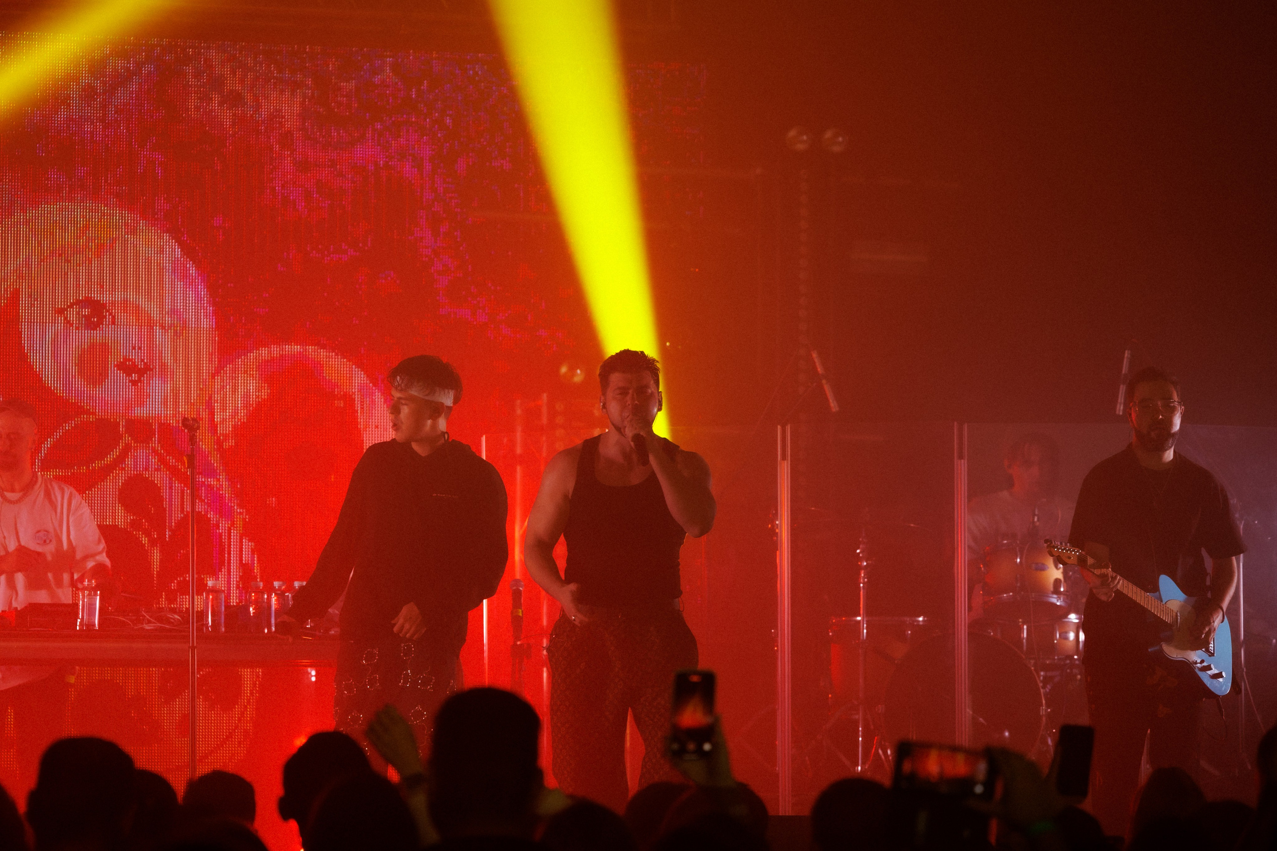 Фотоотчёт и репортаж с концерта группы GAYAZOV$ BROTHER$. Красильников Евгений — профессиональный фотограф в Ростове-на-Дону