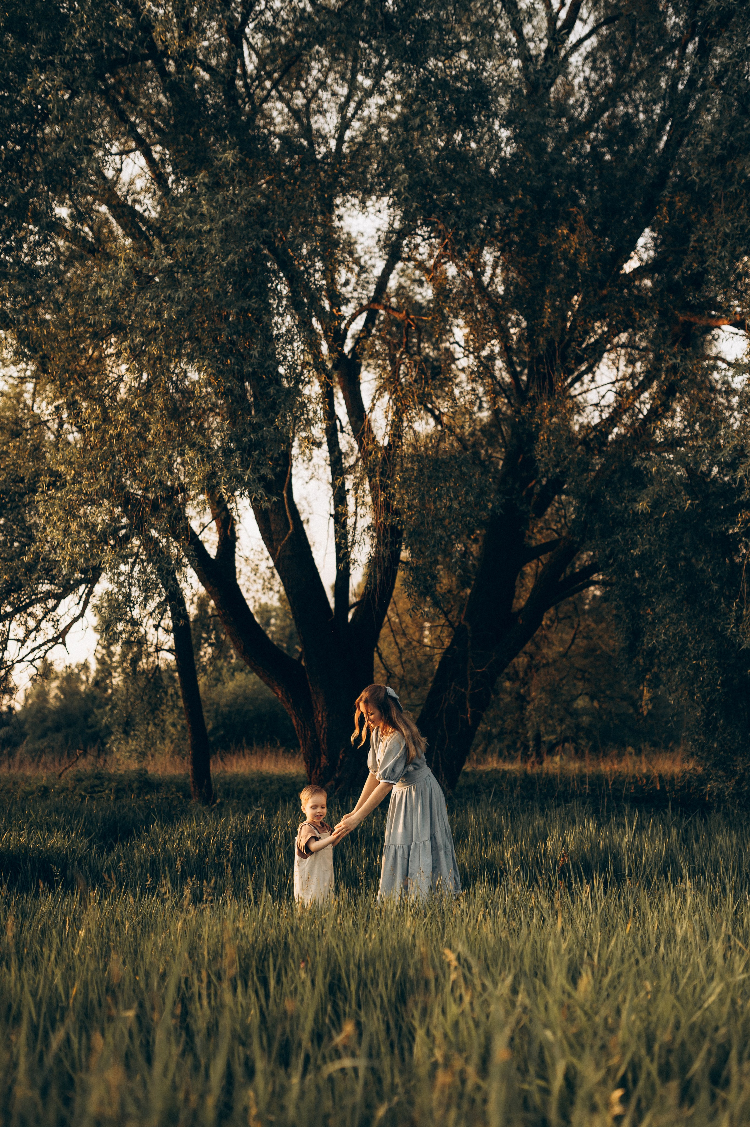 Фотосессия на природе мамы и сына. Фотограф Алексин, Тула