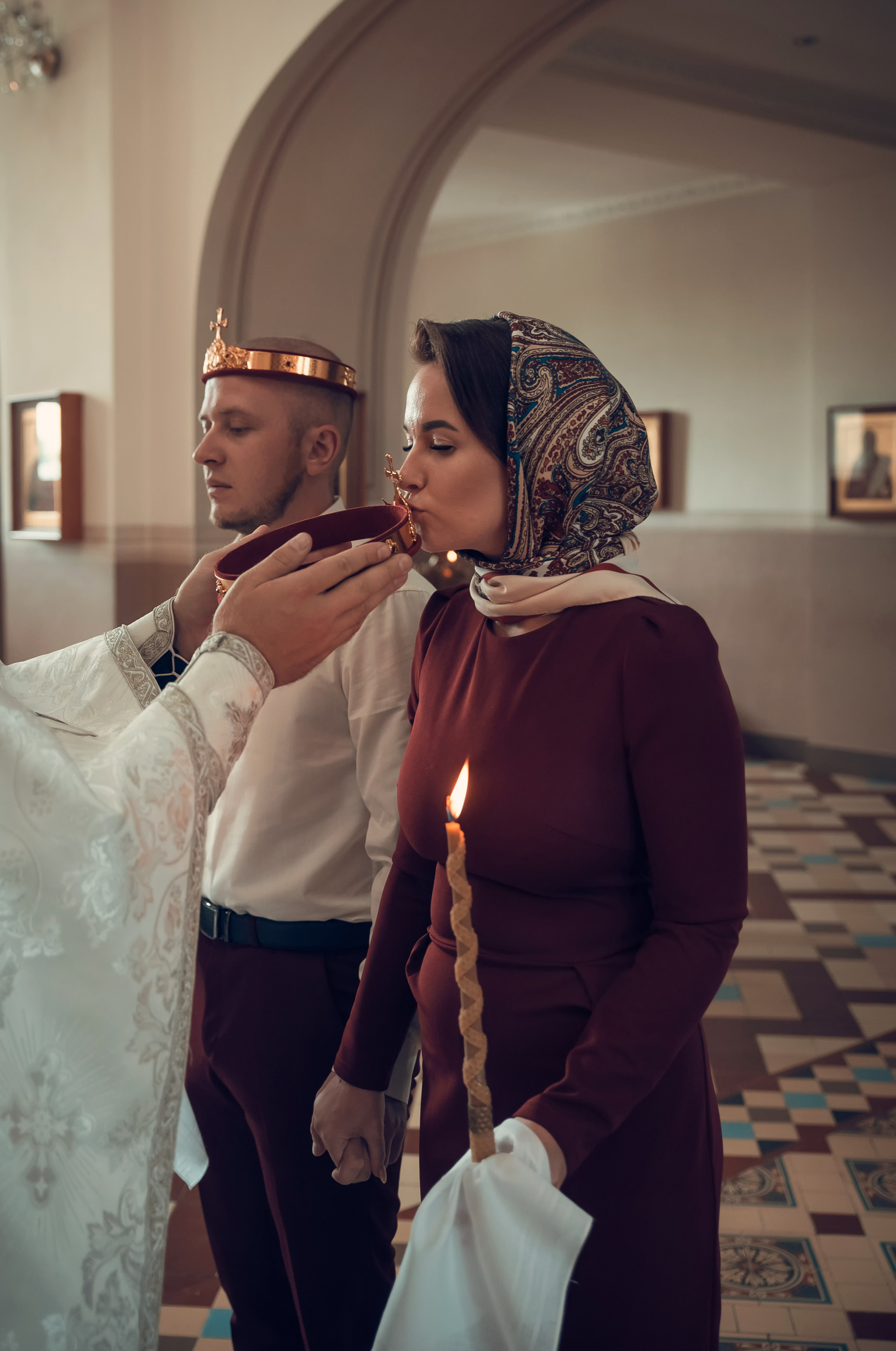 Таинство Венчания Храм в честь святого праведного Иоанна Кронштадтского. Семейный фотограф Олеся Батурина Рязань