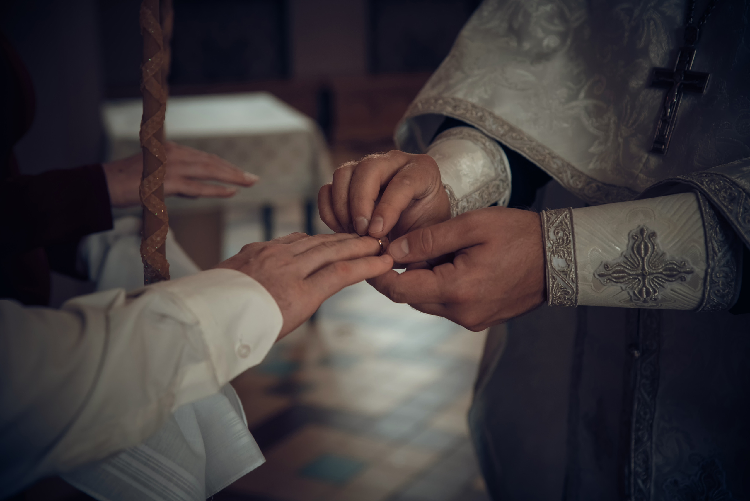 Таинство Венчания Храм в честь святого праведного Иоанна Кронштадтского. Семейный фотограф Олеся Батурина Рязань