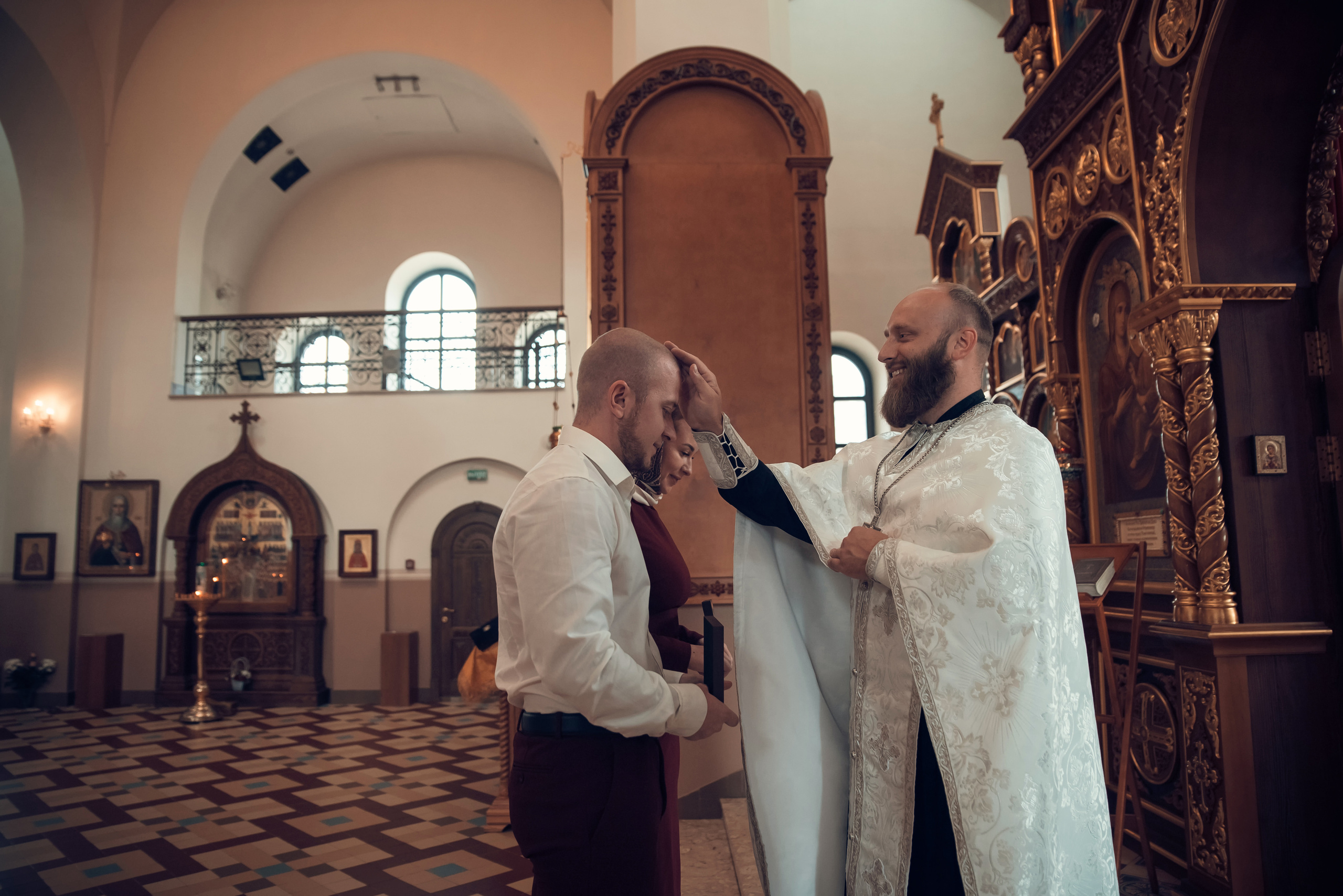 Таинство Венчания Храм в честь святого праведного Иоанна Кронштадтского. Семейный фотограф Олеся Батурина Рязань