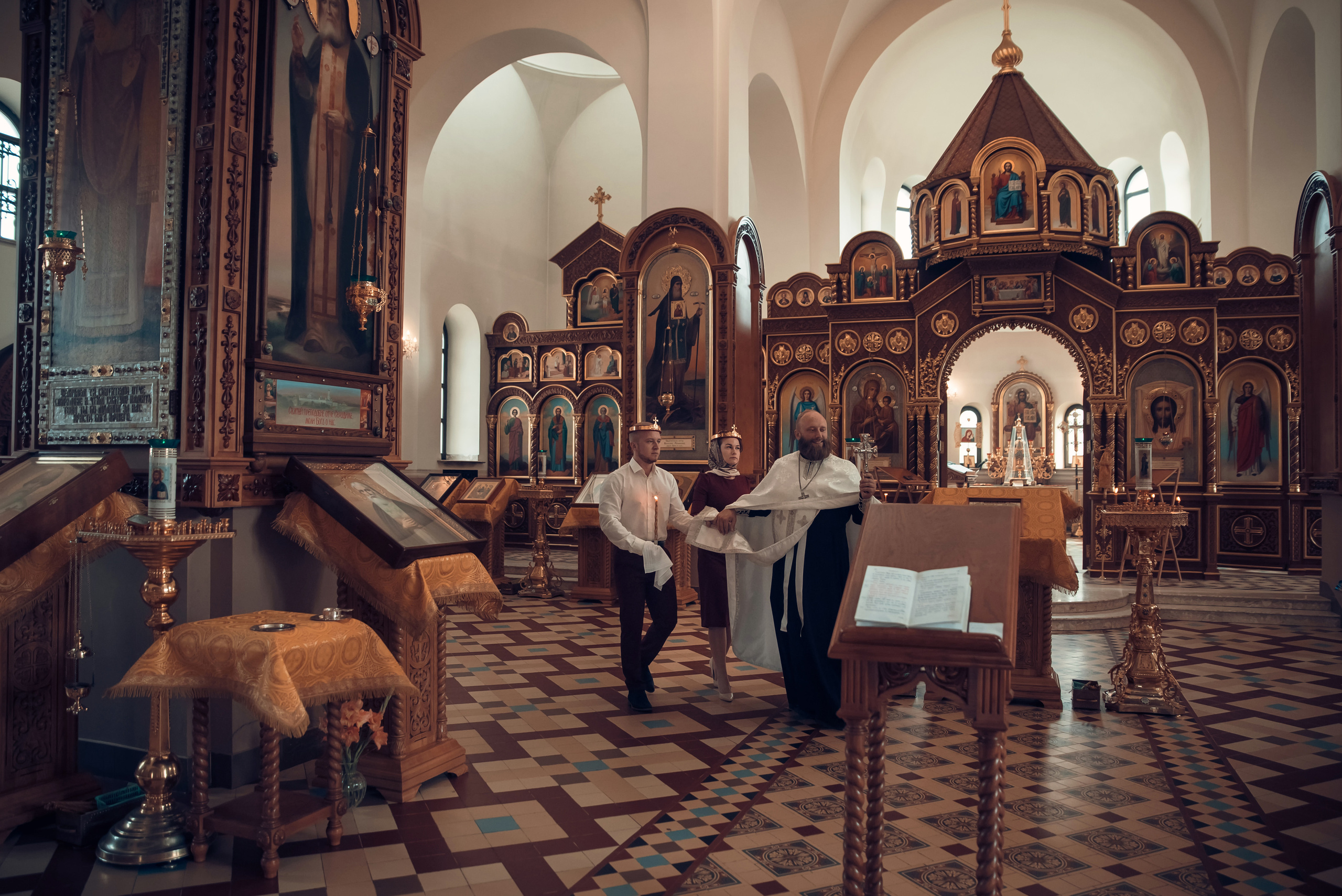 Таинство Венчания Храм в честь святого праведного Иоанна Кронштадтского. Семейный фотограф Олеся Батурина Рязань