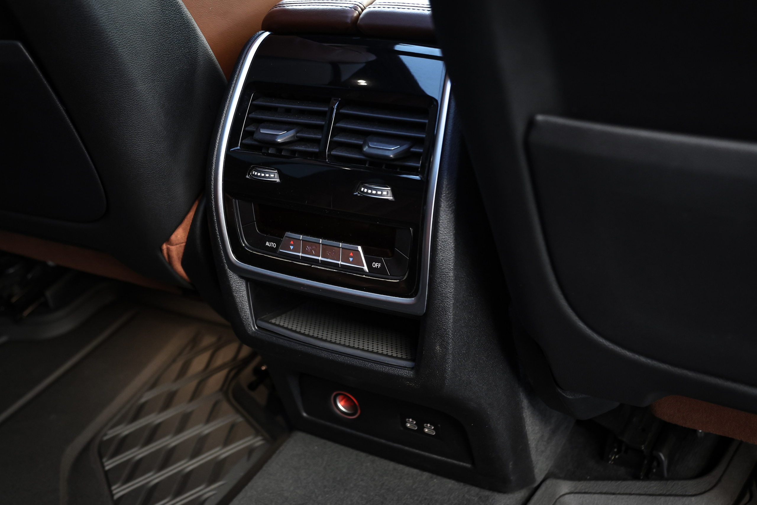 2020 BMW X7 XDrive 40i. Mixturecaptures