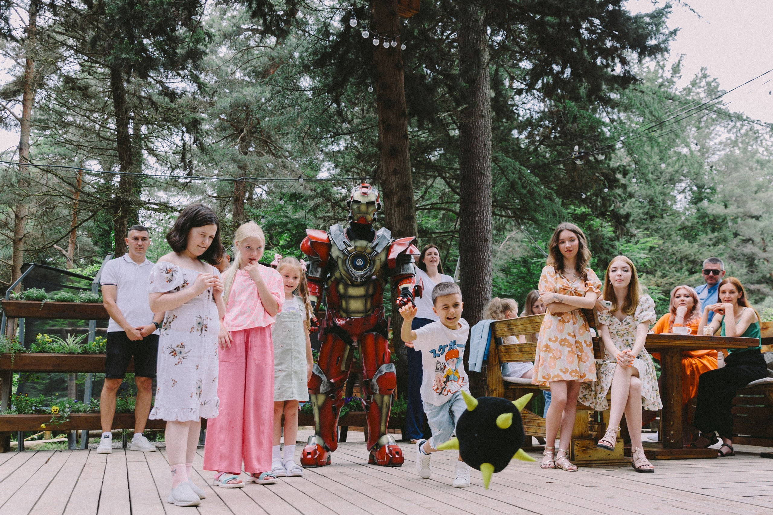 Фотограф на день рождения — ресторан Форест. Свадебный фотограф в Абхазии, Сухум, Гагра, Сочи