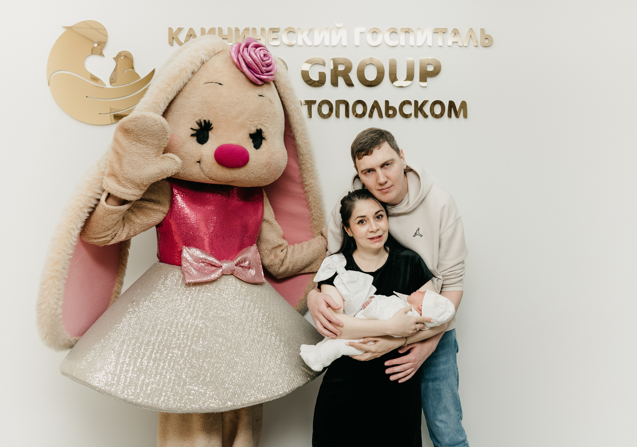 Выписка Евы. Мать и дитя на Севастопольском. Фотограф на выписку из роддома в Москве и МО