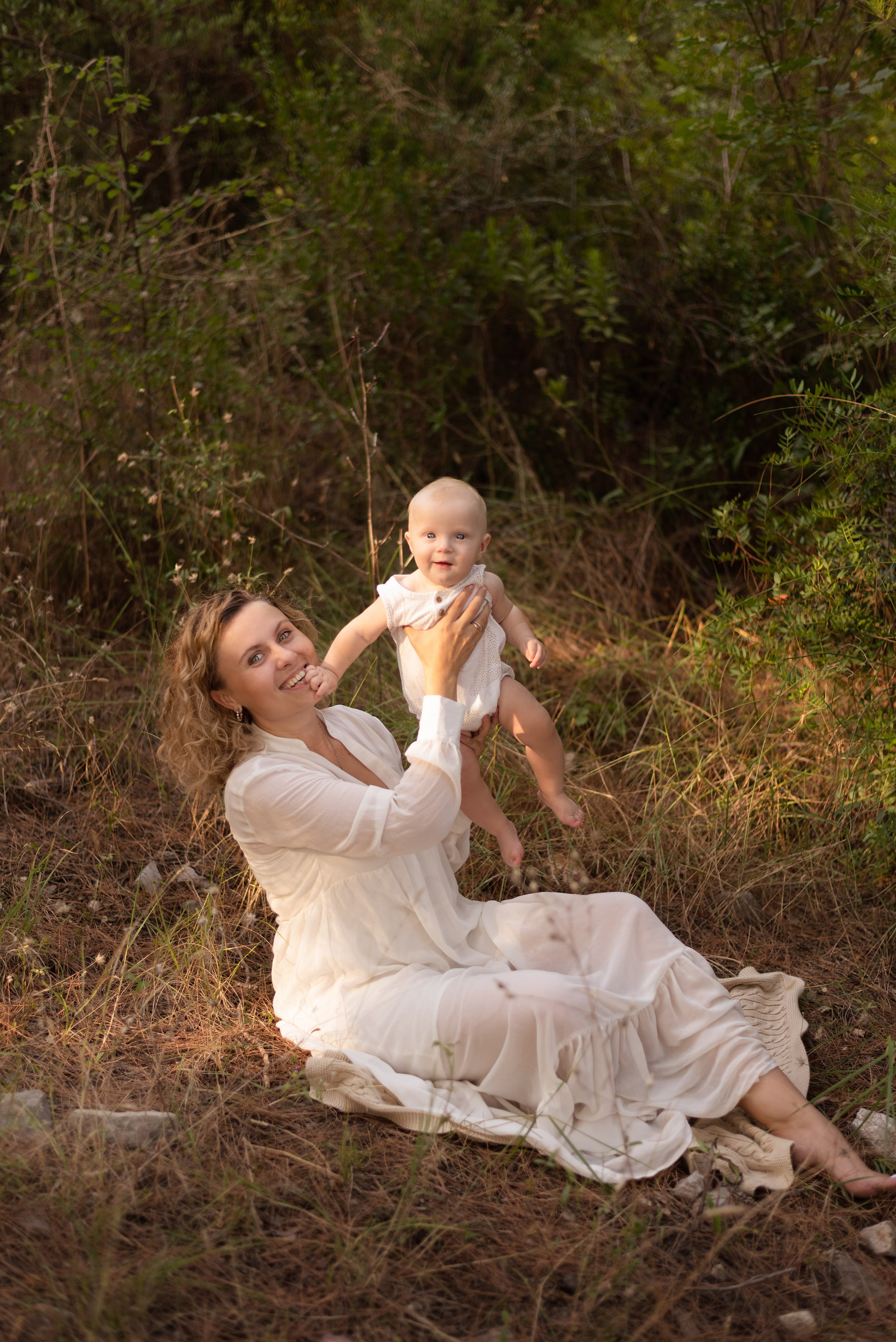 Home photo shoots in Montenegro. Photographer of newborns and children up to a year in Montenegro