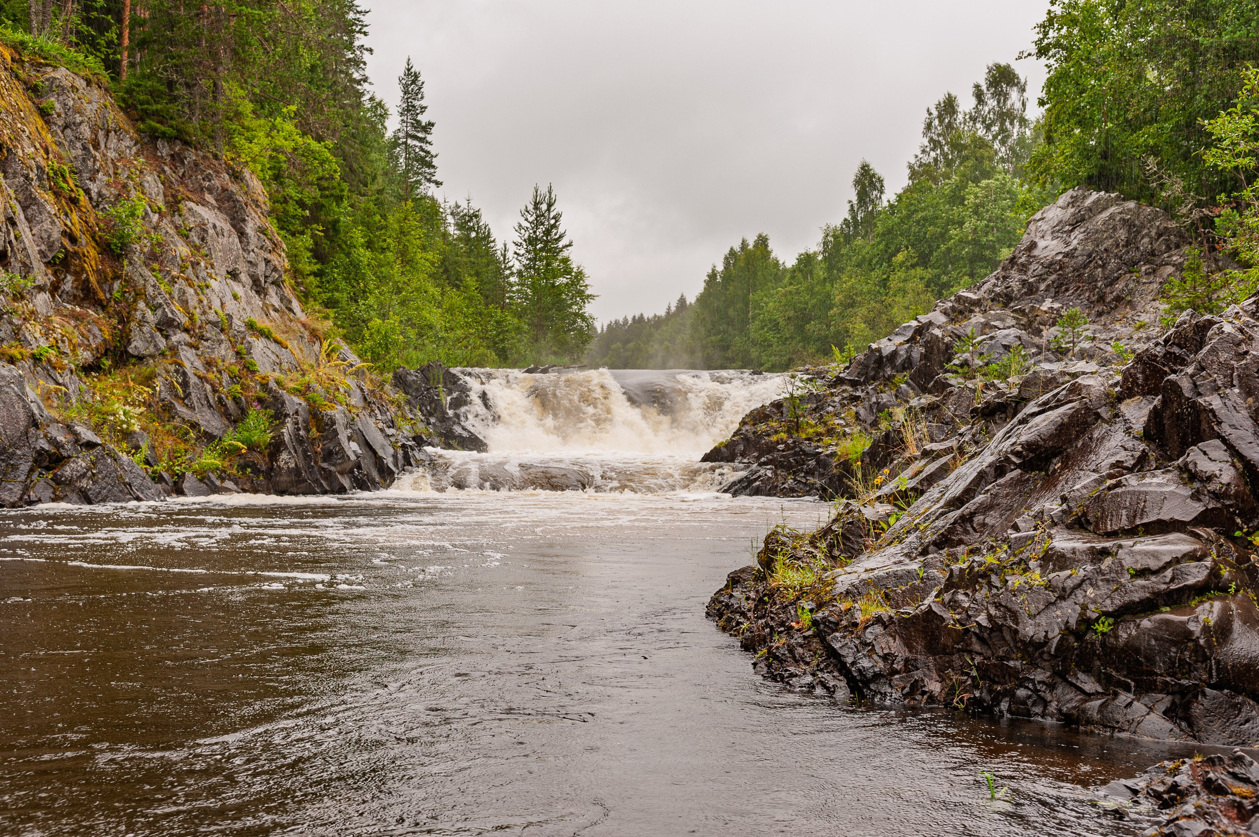 Летние тренировочные боры Школы Боевых Искусств «МОН» 2012 г. Карелия, Водопад Кивач