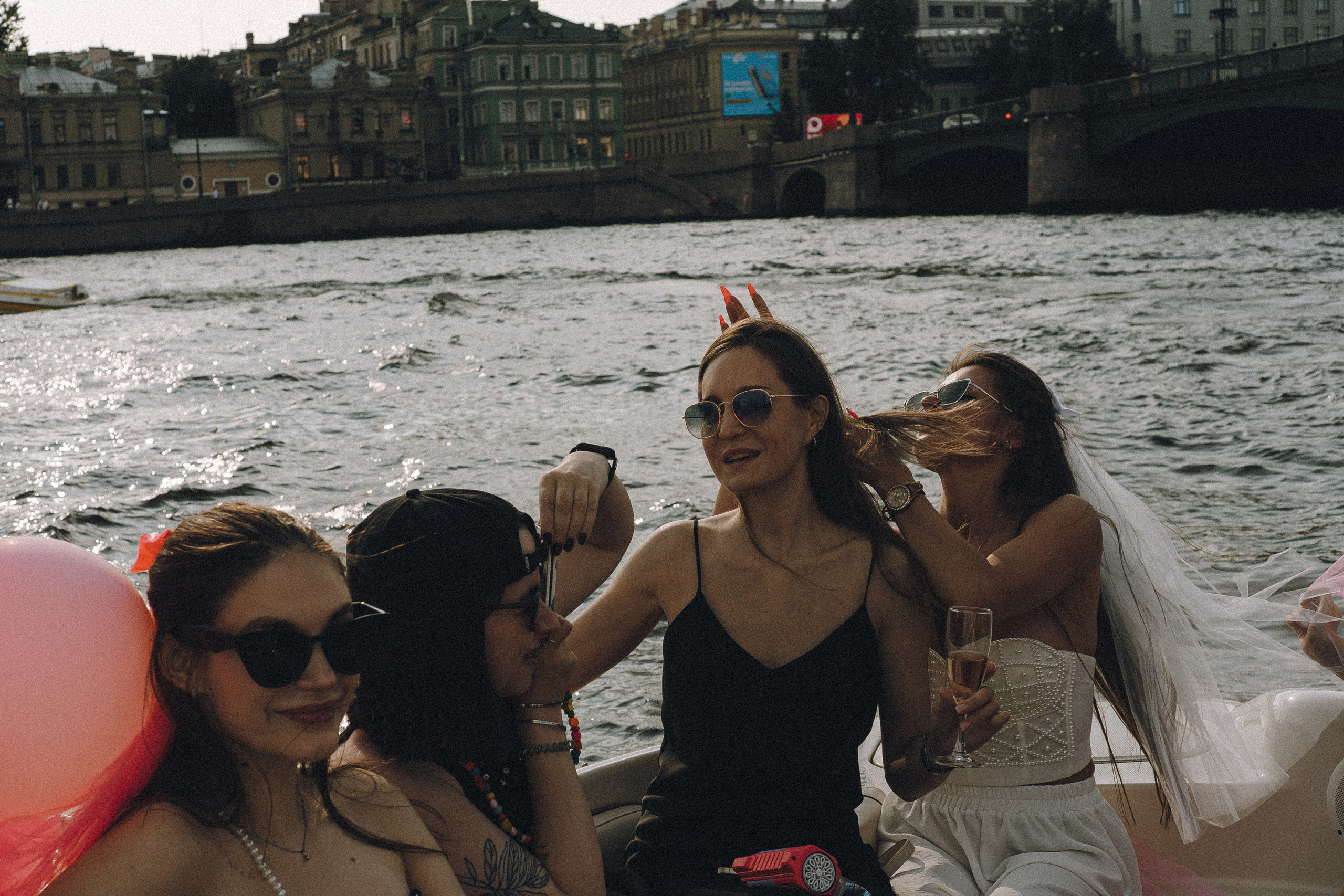 ДЕВИЧНИК НА КАТЕРЕ. Профессиональный фотограф, Санкт-Петербург — Виктория Богомолова