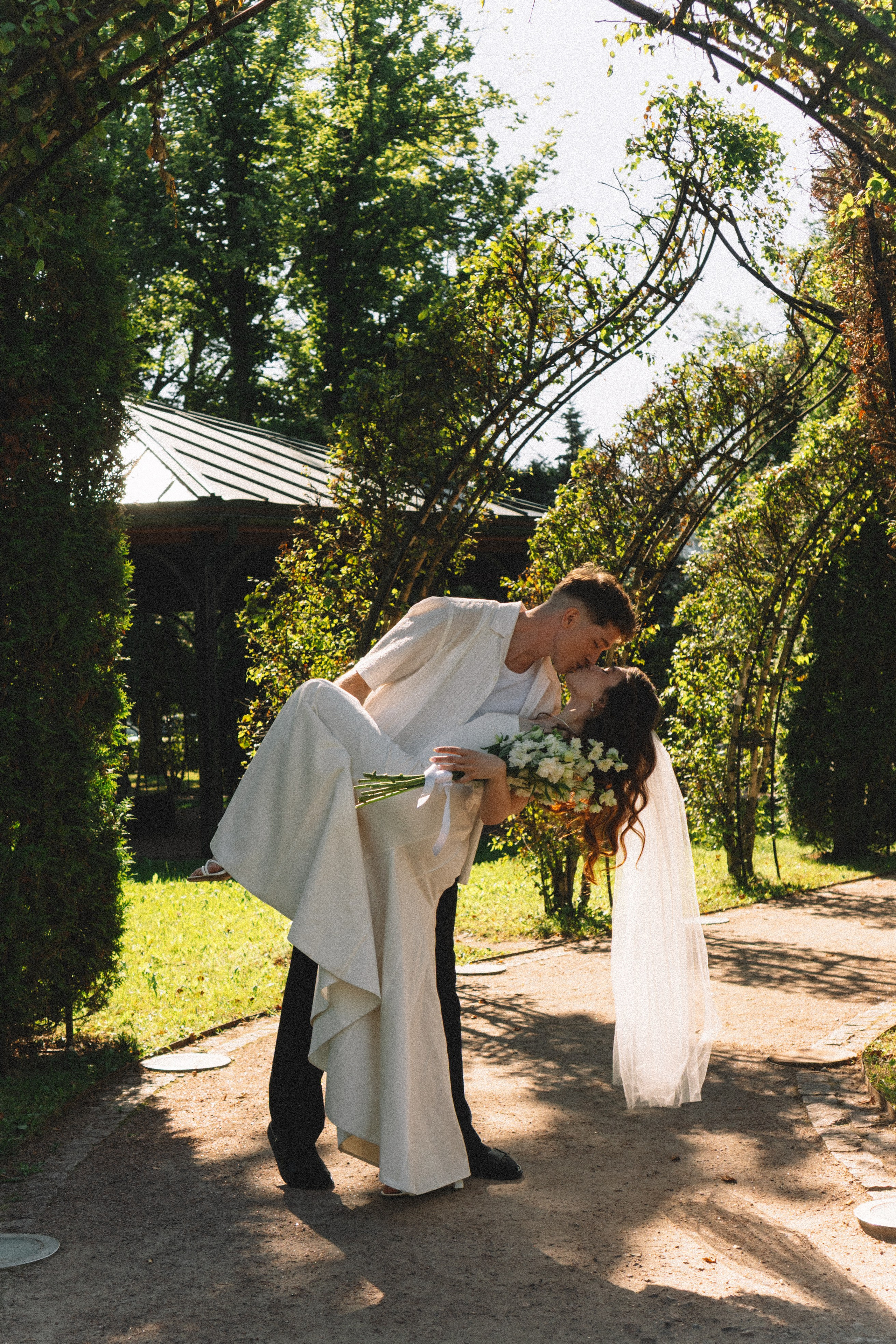 СВАДЕБНАЯ СЬЕМКА В ПЕТЕРГОФЕ И СЬЕМКА РЕПОРТАЖА В ЗАГСЕ ПЕТЕРГОФА. Профессиональный фотограф, Санкт-Петербург — Виктория Богомолова