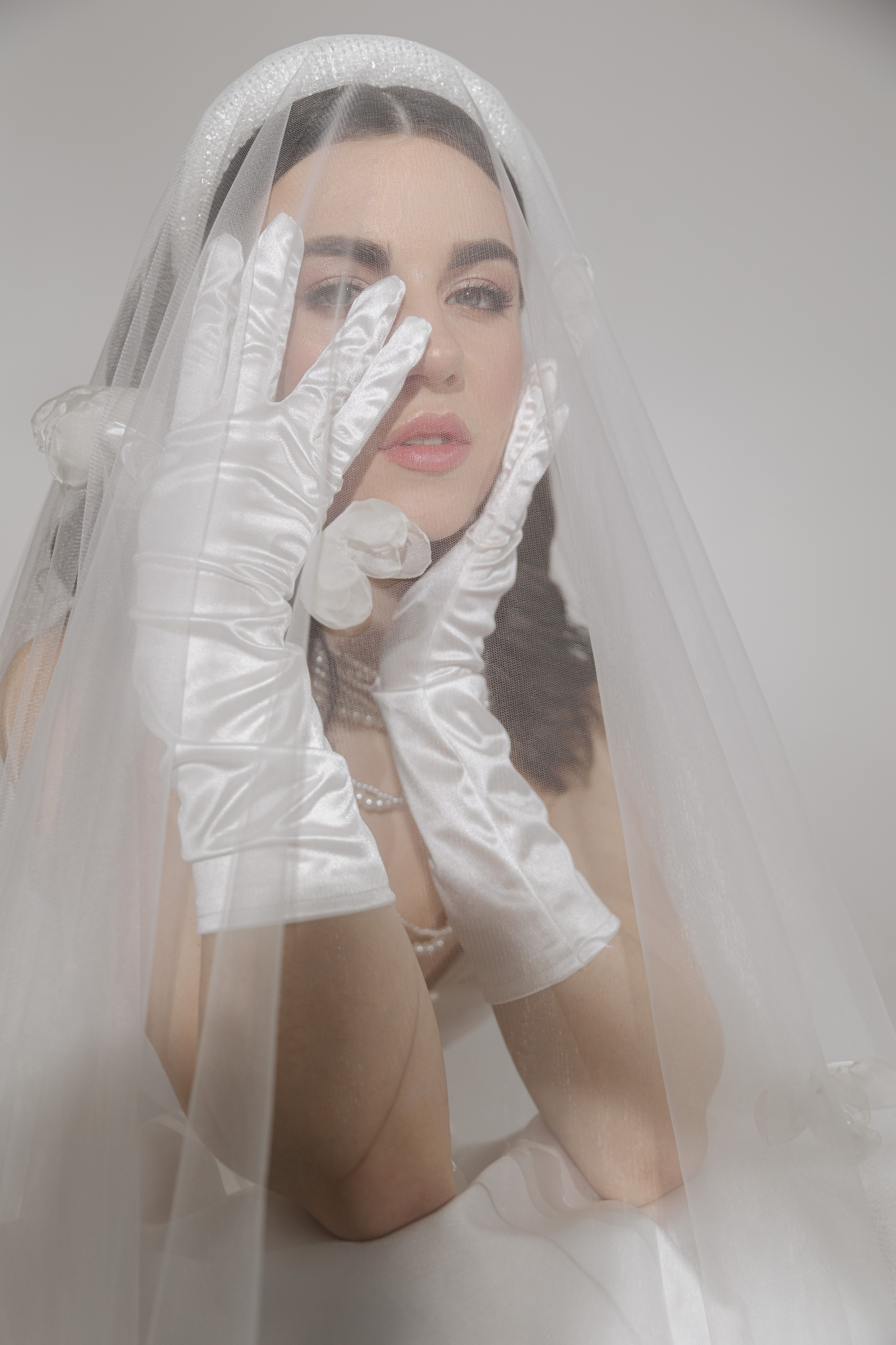 Алена. Я Ира и я фотографирую свадьбы более 10 лет