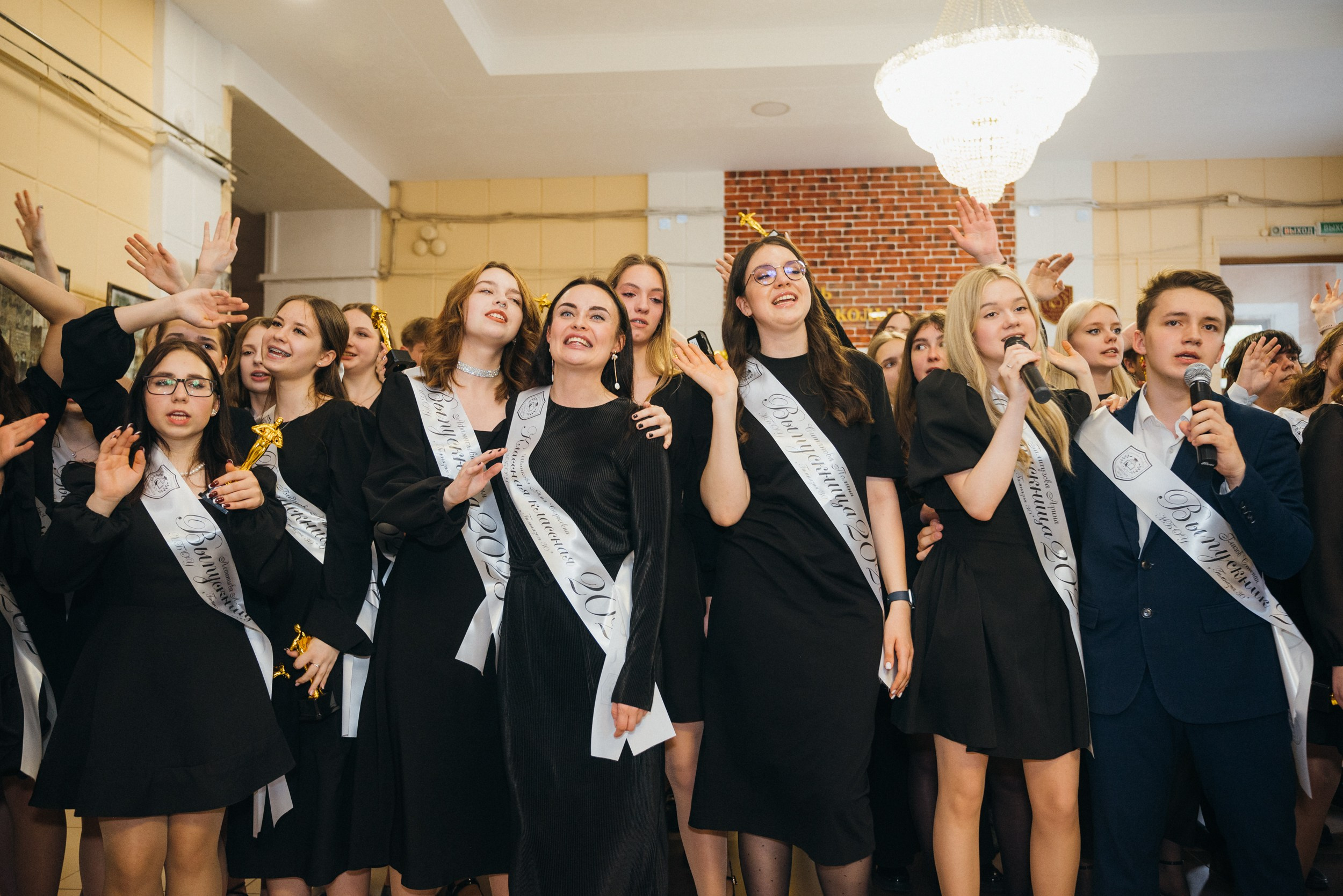 Последний звонок. 9 классы. 30 гимназия. Иваново. Семейный фотограф на крещение, венчание в Иваново Галина Скурихина
