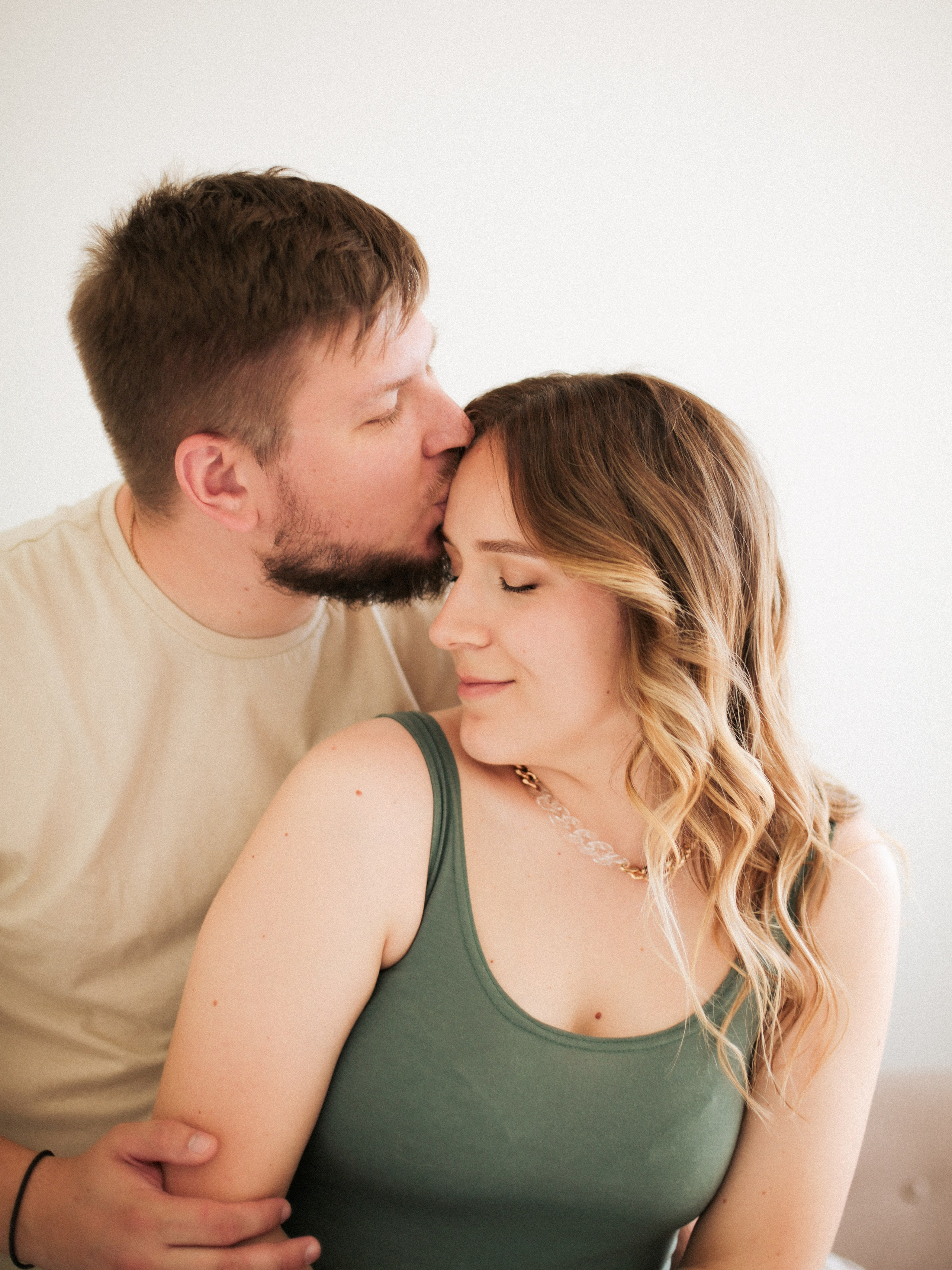 Владимир и Владлена. Фотограф Julia Milton | Портреты, съемки для маркетплейсов, лавстори, съёмка беременности в Санкт-Петербурге. Обучение фотографии в Спб очно