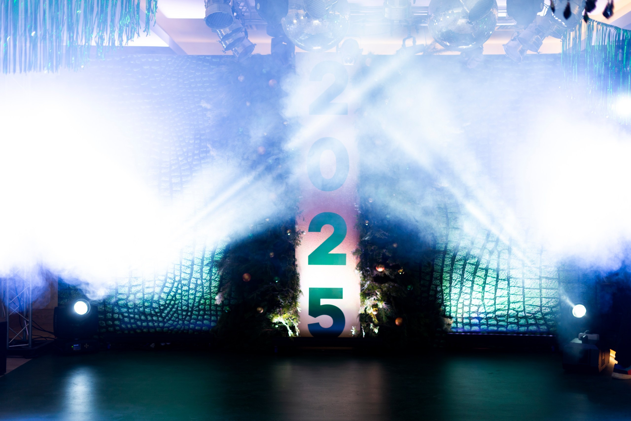 Новогодний корпоратив. Организация и декор мероприятий Донецк (ДНР)