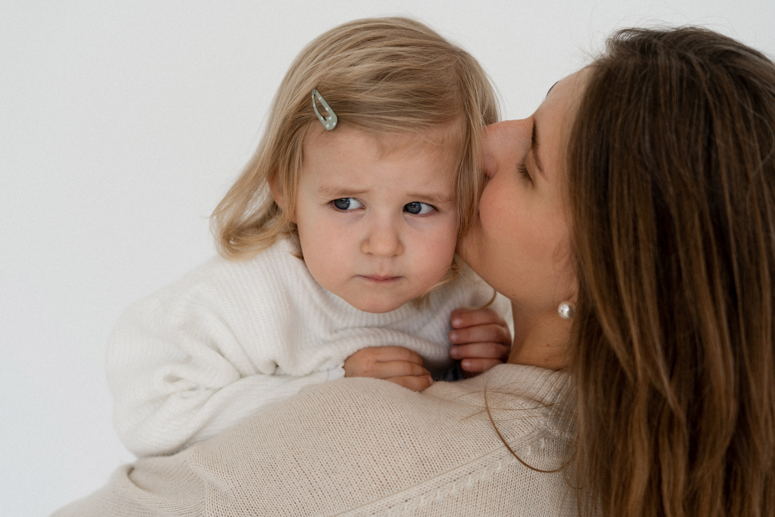 Оля, Артемий, Вера. Главная