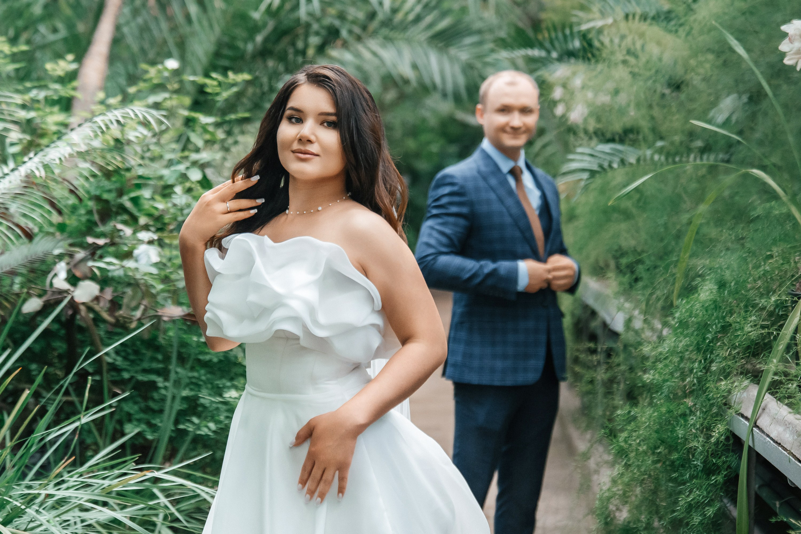 Свадебная фотосессия в оранжерее Ботанического сада им. Цицина. Свадебный и репортажный фотограф-видеограф Москва и Московская область