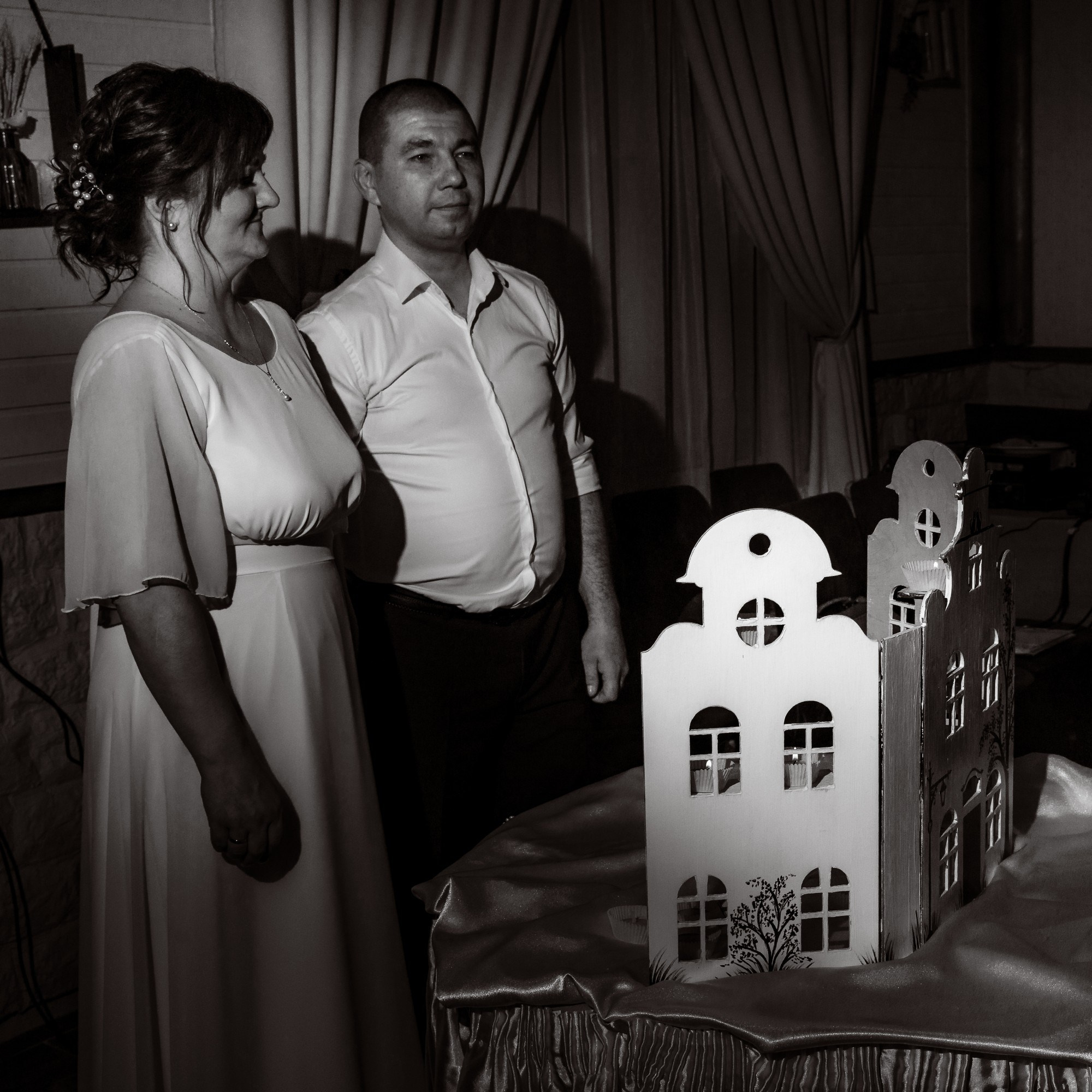 Илья и Виктория свадебный банкет в кафе. Свадебный и семейный фотограф в г. Волхов Алексей Кочерыжкин