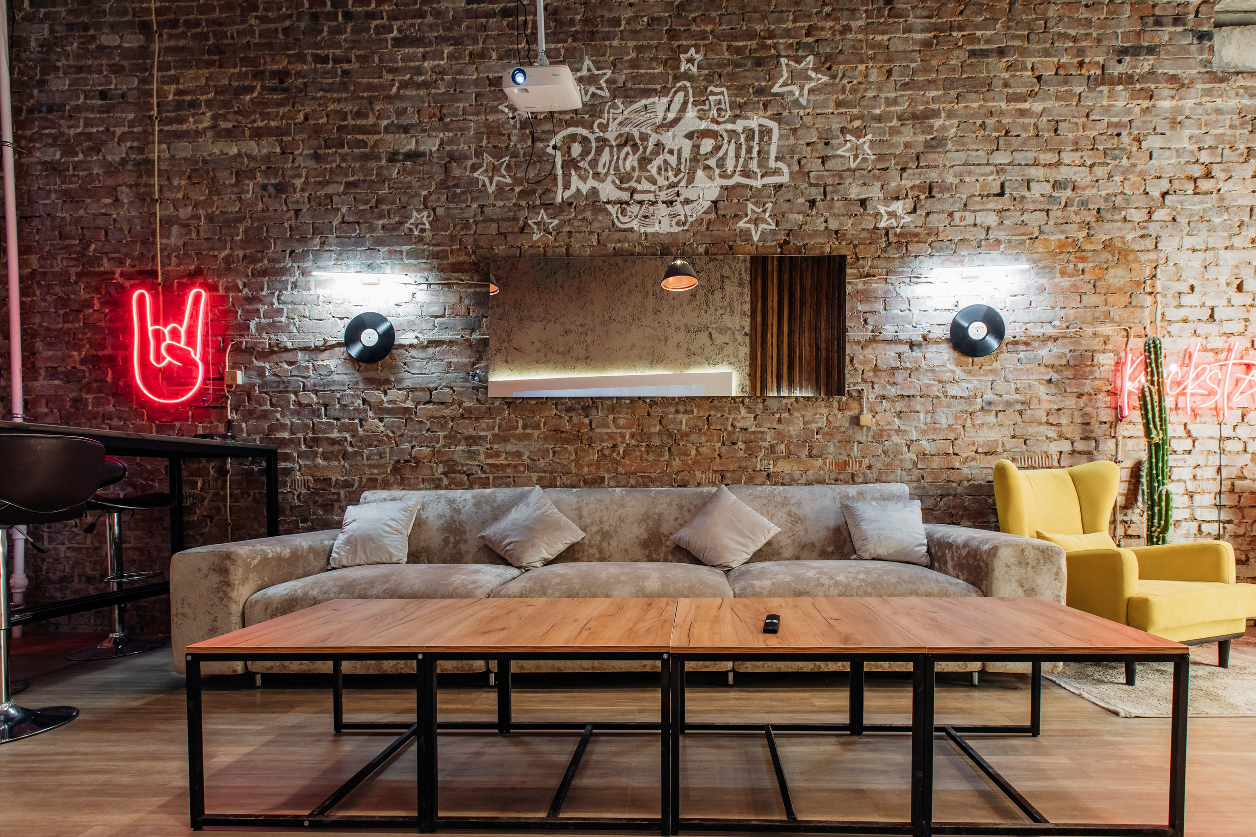 Рокстар (лето). Аренда лофта в СПб для мероприятий