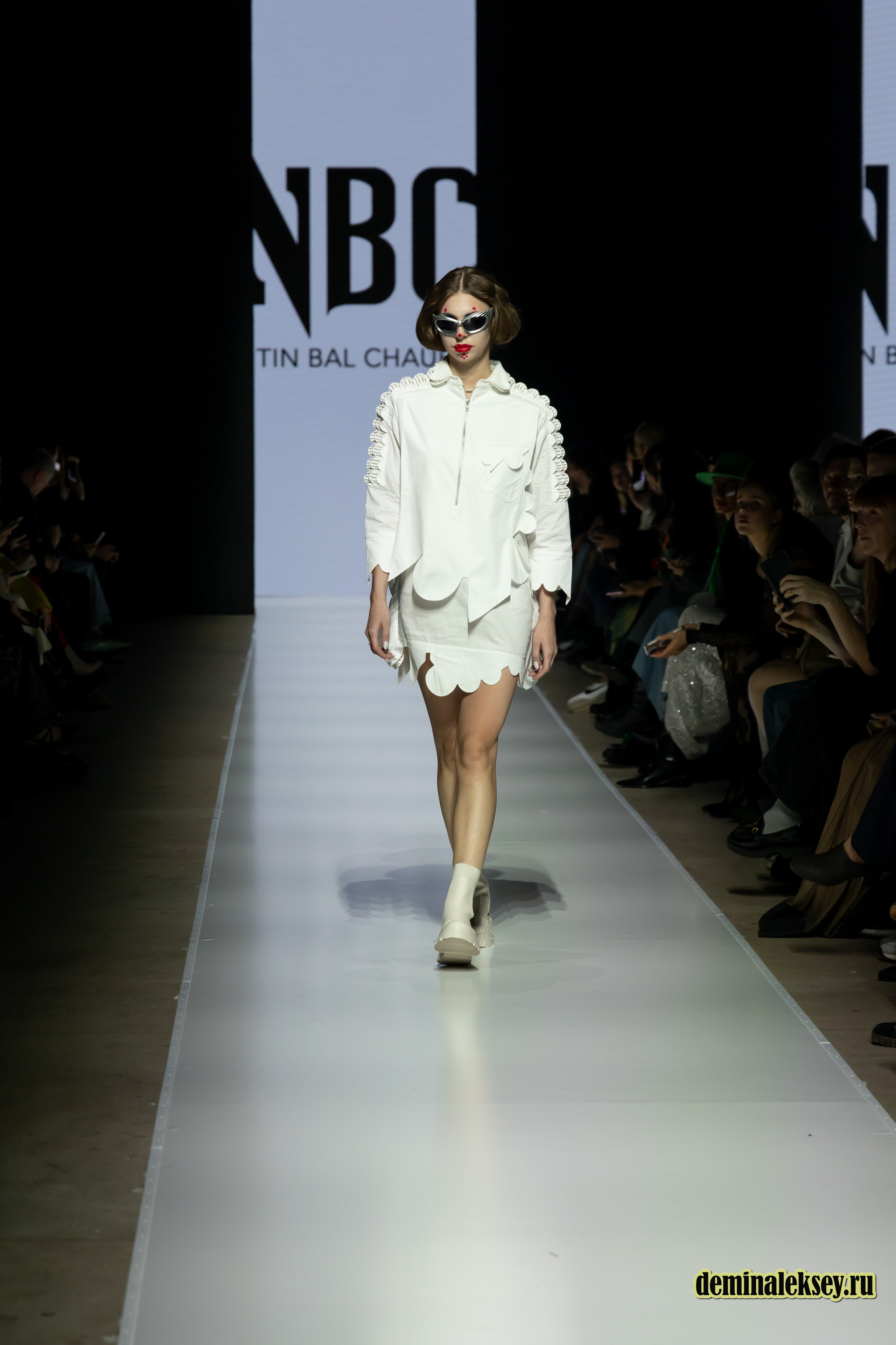 Московская неделя моды 2024 9 октября дизайнер NITIN BAL CHAHUAN presented by Fashion Design Council of India. Репортажный, семейный и студийный фотограф в Москве Демин Алексей